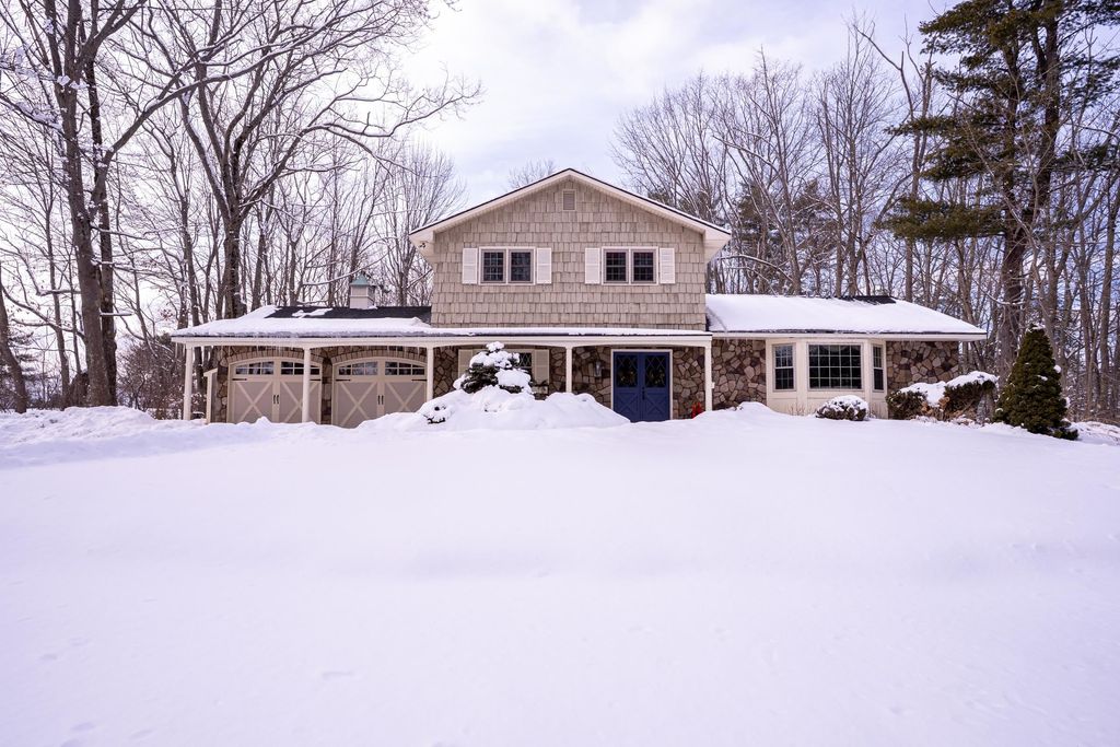 Photo of 189 Gulf Road, Dover, NH 03820 (MLS # 5077535)