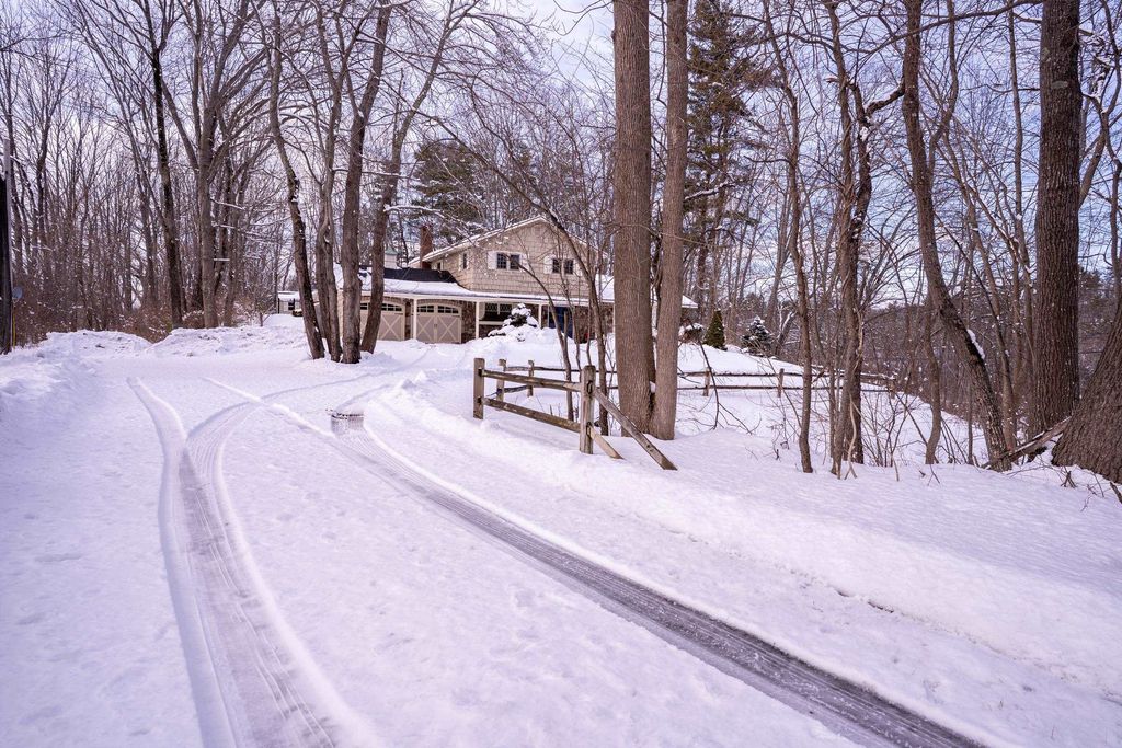 Photo of 189 Gulf Road, Dover, NH 03820 (MLS # 5077535)