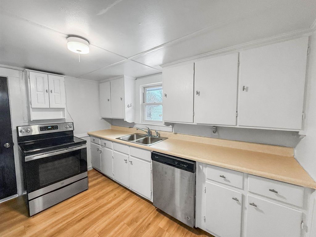 Photo of 230 King Street #B, Boscawen, NH 03303 (MLS # 5071448)