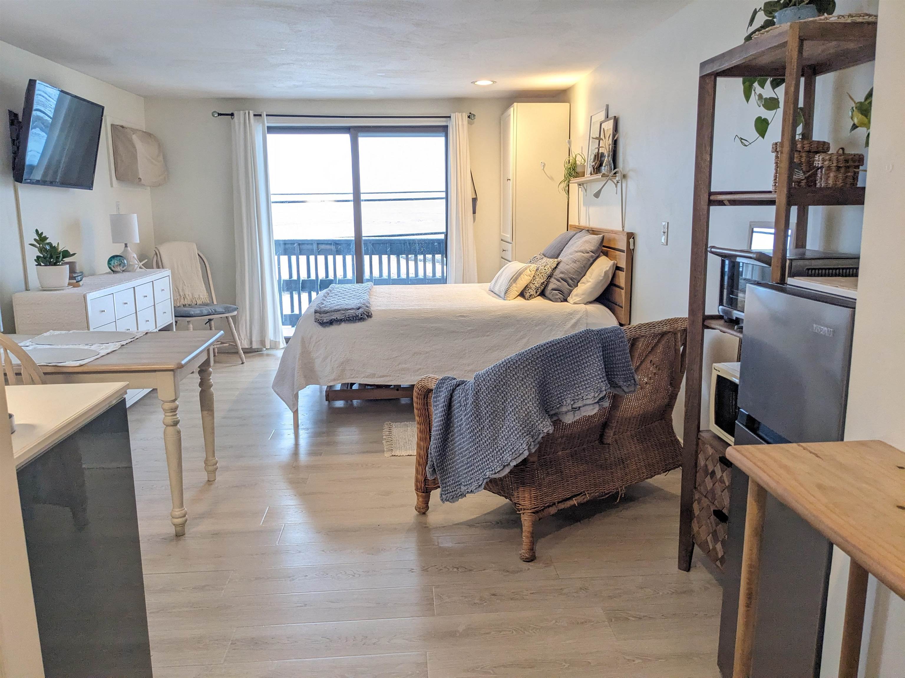 415 Ocean Boulevard 1D