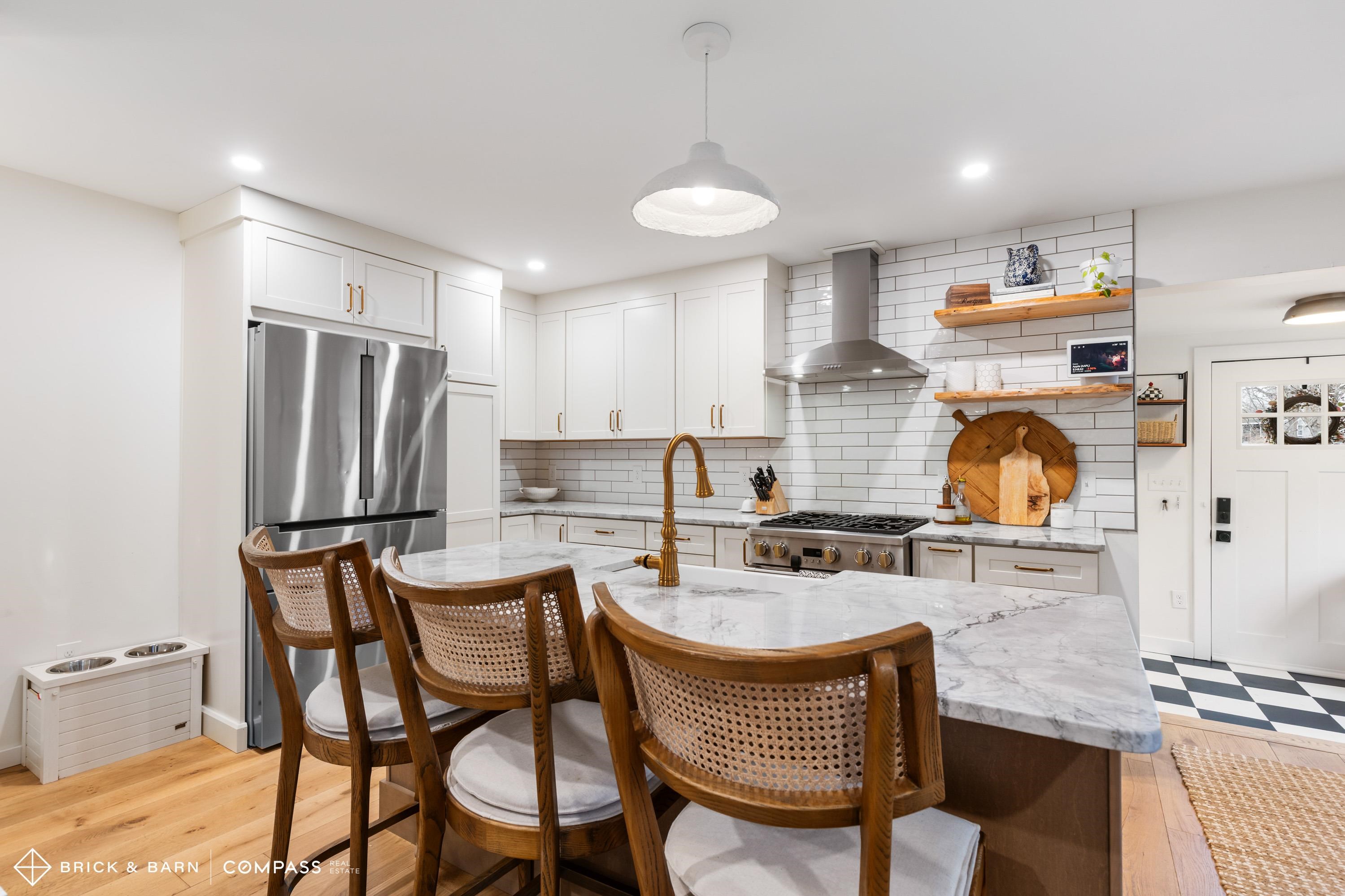 72 Woodbury Avenue 1