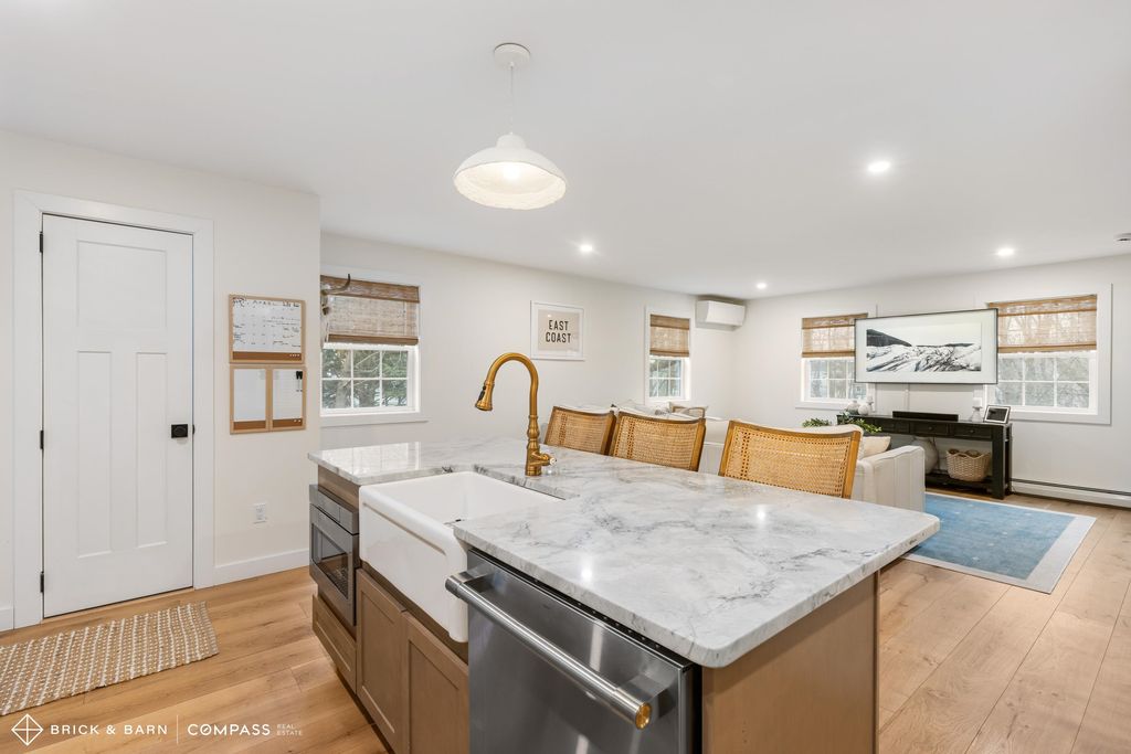 Photo of 72 Woodbury Avenue #1, Portsmouth, NH 03801 (MLS # 5088416)