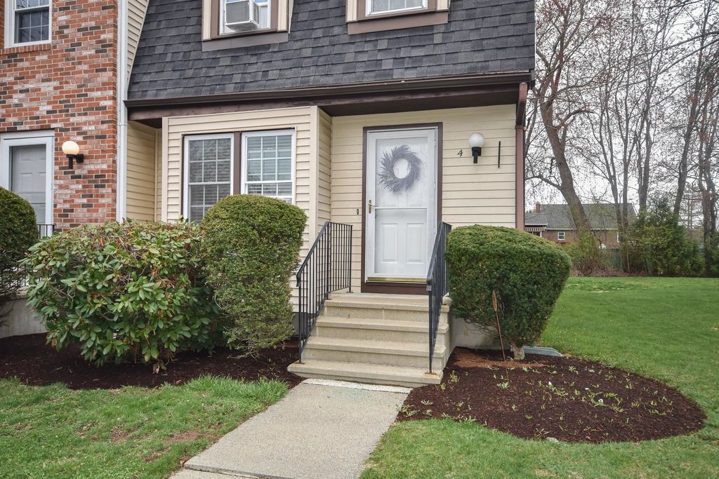 Photo of 135 Forrest Street #4, Plaistow, NH 03865 (MLS # 5066723)