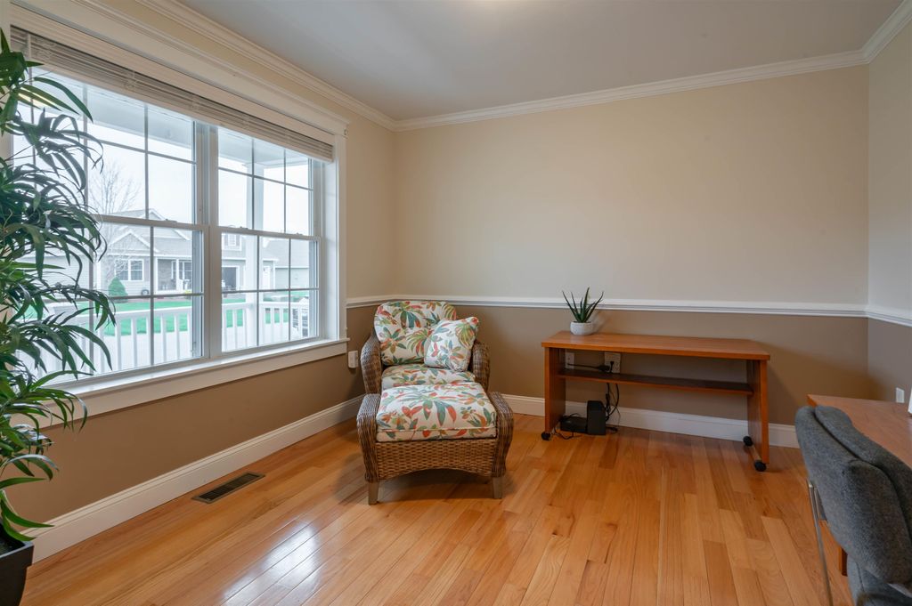 Photo of 14 Weymouth Court, Hudson, NH 03051 (MLS # 5085719)