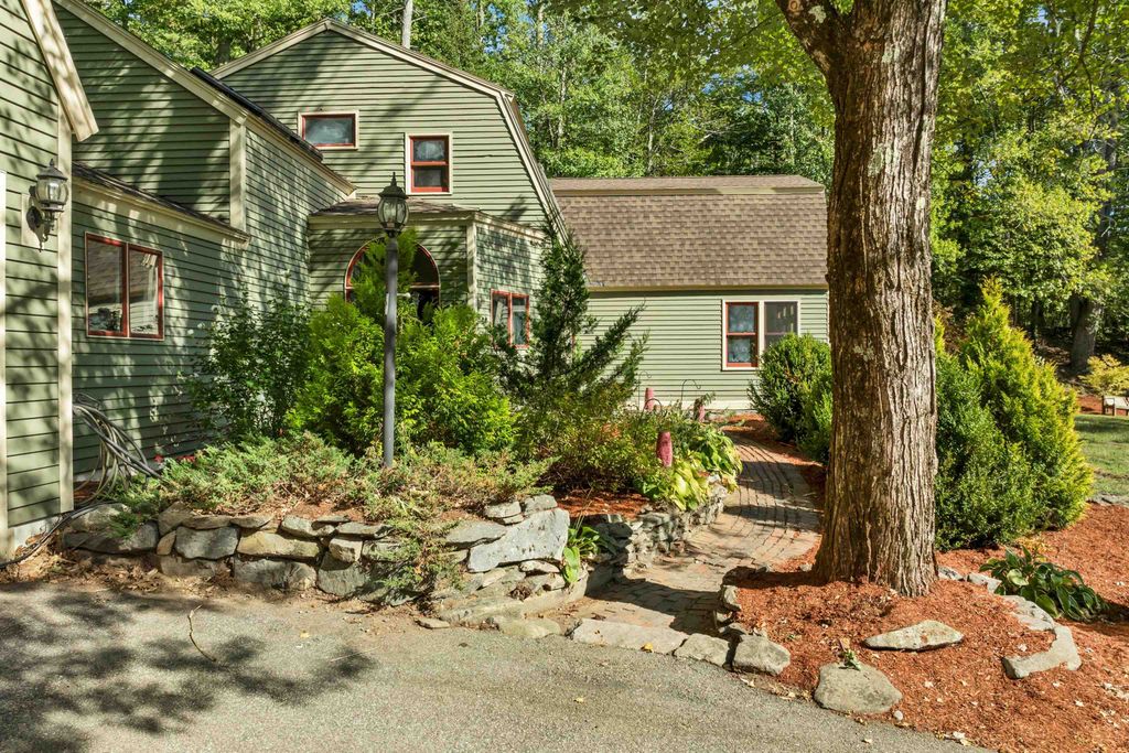 Photo of 163 Estes Road, Rochester, NH 03867 (MLS # 5062809)