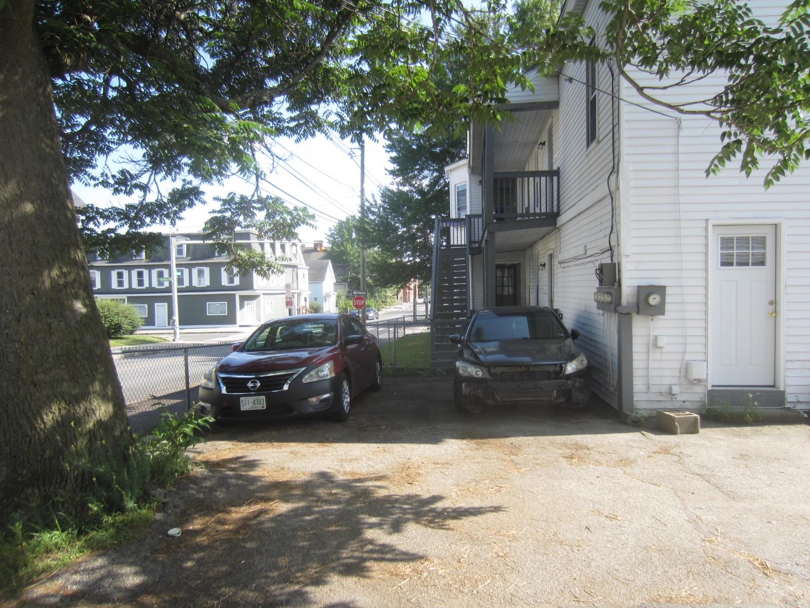 Manchester, New Hampshire 03103, United States, 6 Bedrooms Bedrooms, ,4 BathroomsBathrooms,Residential,Active,191043