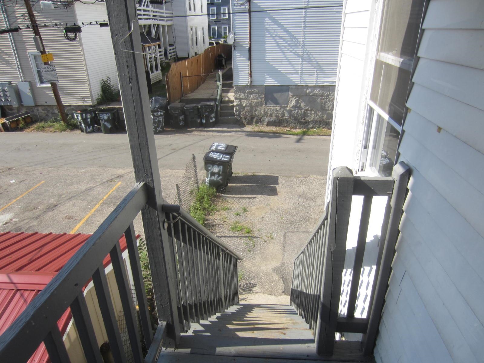 Manchester, New Hampshire 03103, United States, 6 Bedrooms Bedrooms, ,4 BathroomsBathrooms,Residential,Active,191043