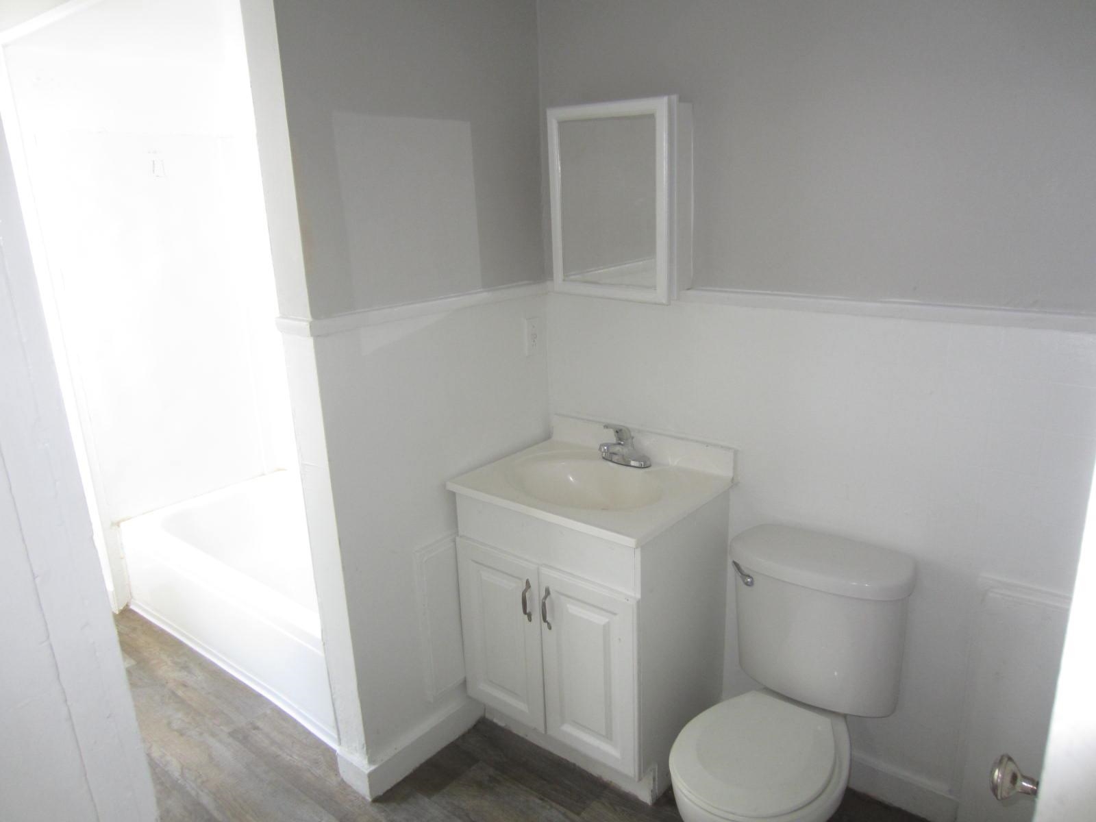 Manchester, New Hampshire 03103, United States, 6 Bedrooms Bedrooms, ,4 BathroomsBathrooms,Residential,Active,191043