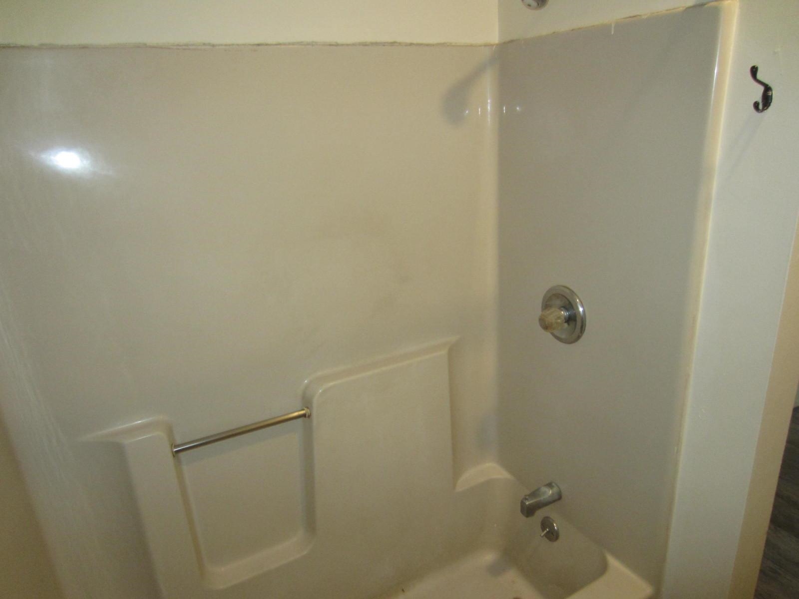 Manchester, New Hampshire 03103, United States, 6 Bedrooms Bedrooms, ,4 BathroomsBathrooms,Residential,Active,191043