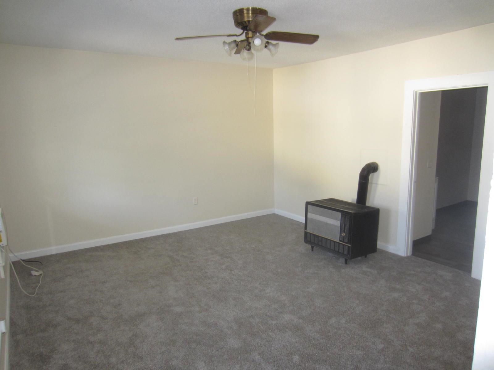 Manchester, New Hampshire 03103, United States, 6 Bedrooms Bedrooms, ,4 BathroomsBathrooms,Residential,Active,191043