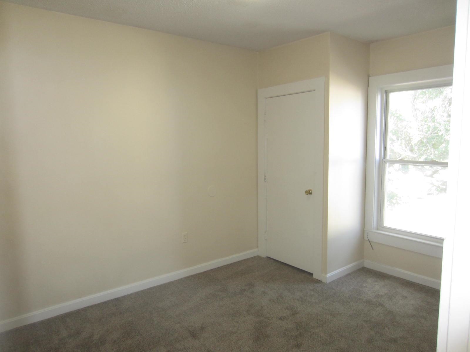 Manchester, New Hampshire 03103, United States, 6 Bedrooms Bedrooms, ,4 BathroomsBathrooms,Residential,Active,191043