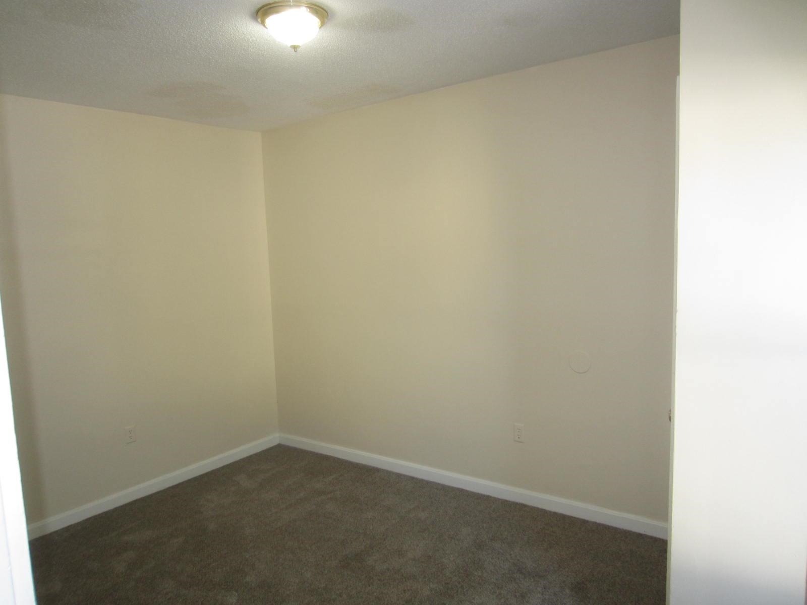 Manchester, New Hampshire 03103, United States, 6 Bedrooms Bedrooms, ,4 BathroomsBathrooms,Residential,Active,191043