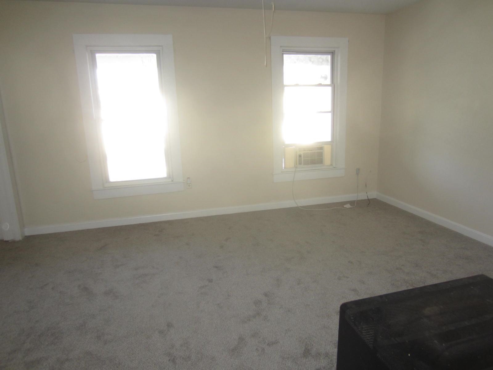 Manchester, New Hampshire 03103, United States, 6 Bedrooms Bedrooms, ,4 BathroomsBathrooms,Residential,Active,191043