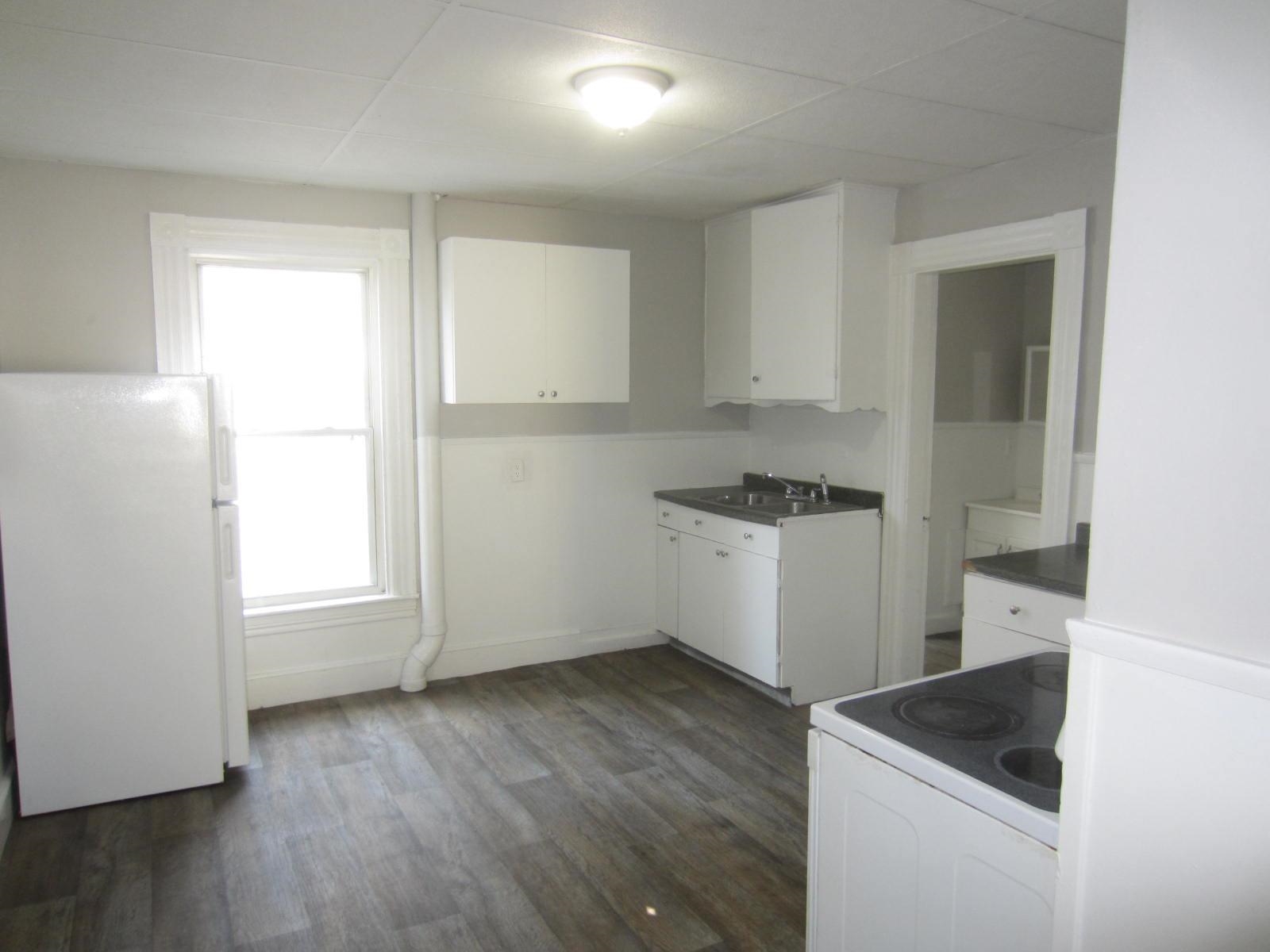 Manchester, New Hampshire 03103, United States, 6 Bedrooms Bedrooms, ,4 BathroomsBathrooms,Residential,Active,191043