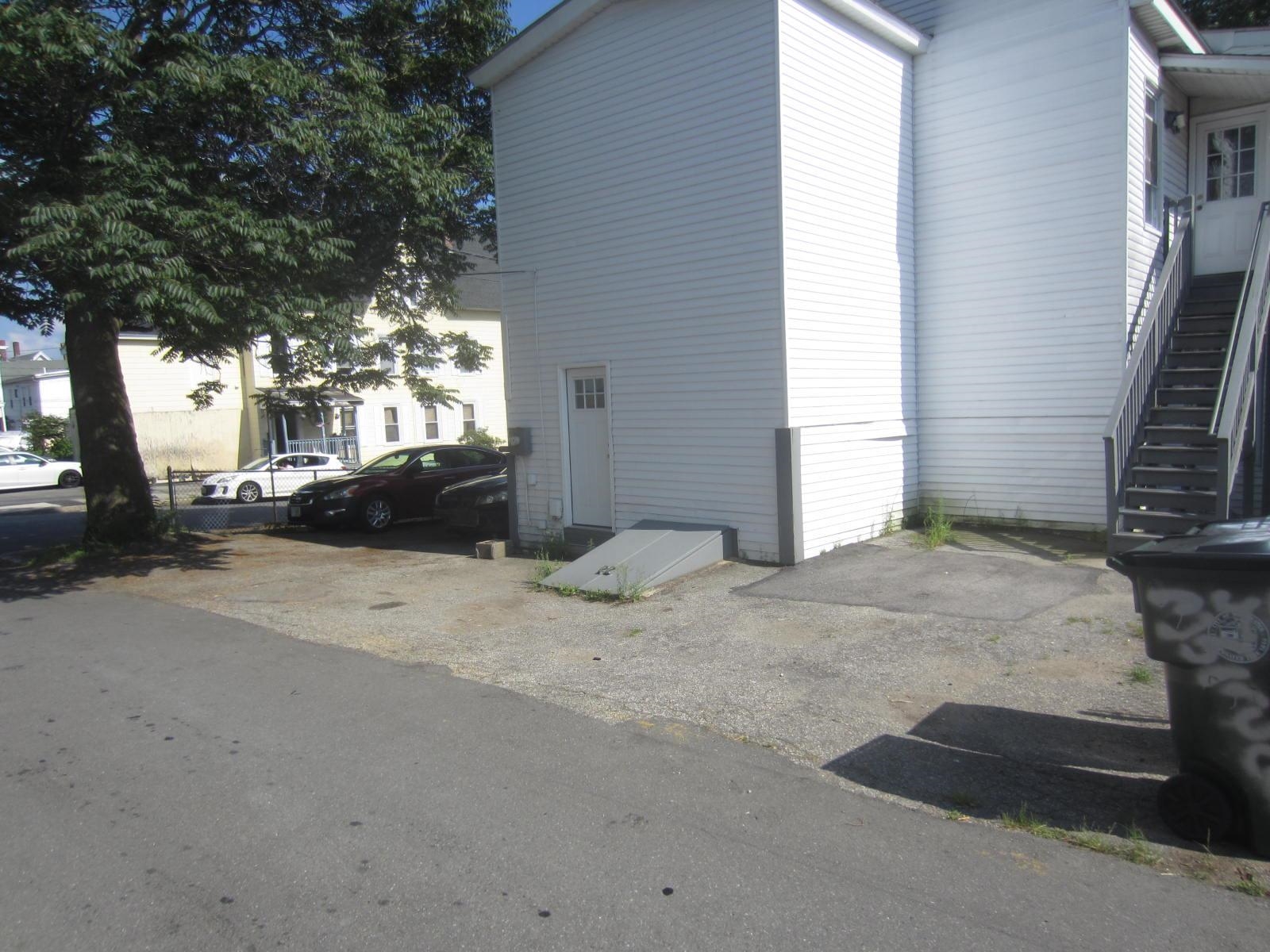 Manchester, New Hampshire 03103, United States, 6 Bedrooms Bedrooms, ,4 BathroomsBathrooms,Residential,Active,191043