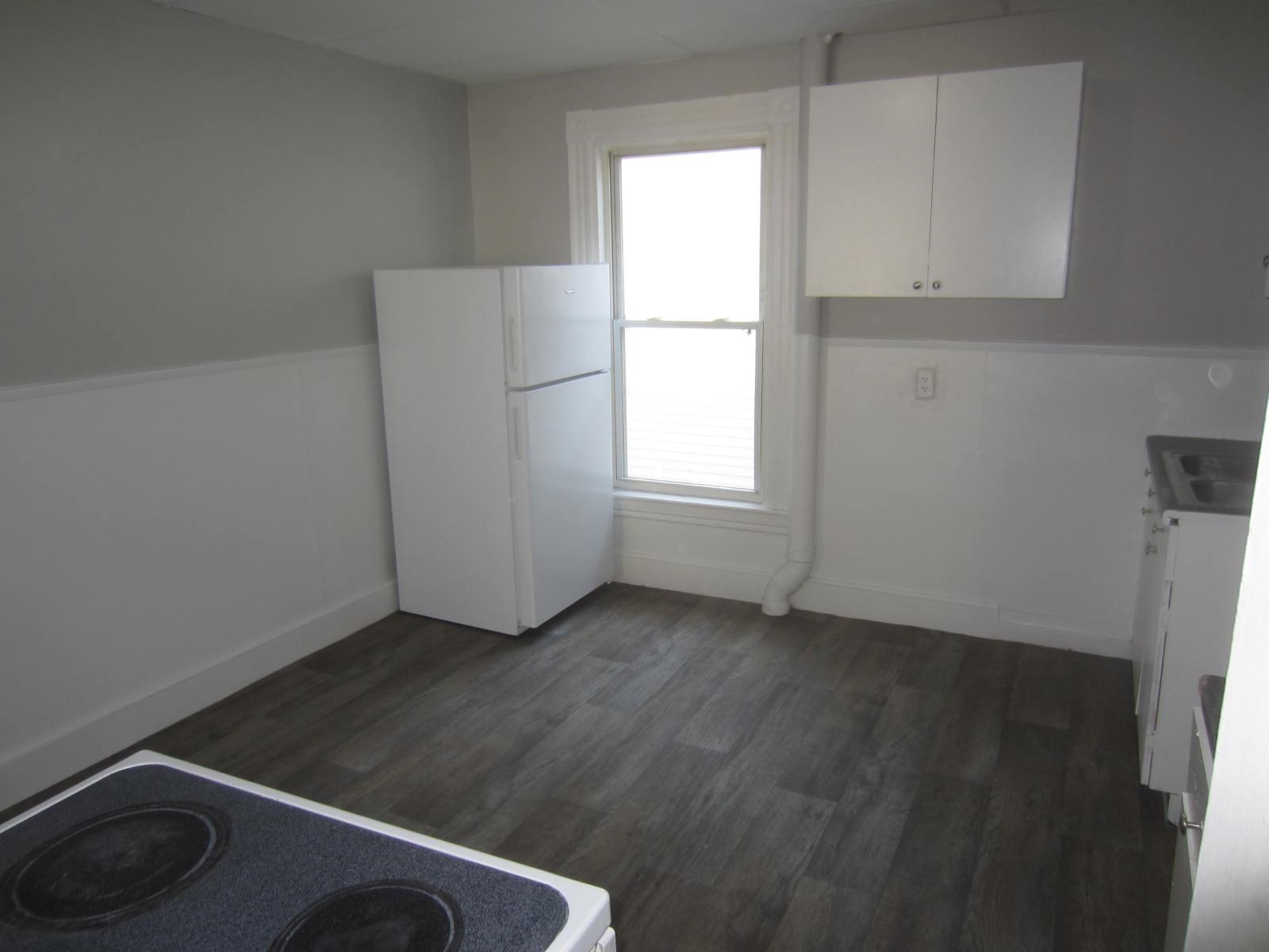 Manchester, New Hampshire 03103, United States, 6 Bedrooms Bedrooms, ,4 BathroomsBathrooms,Residential,Active,191043