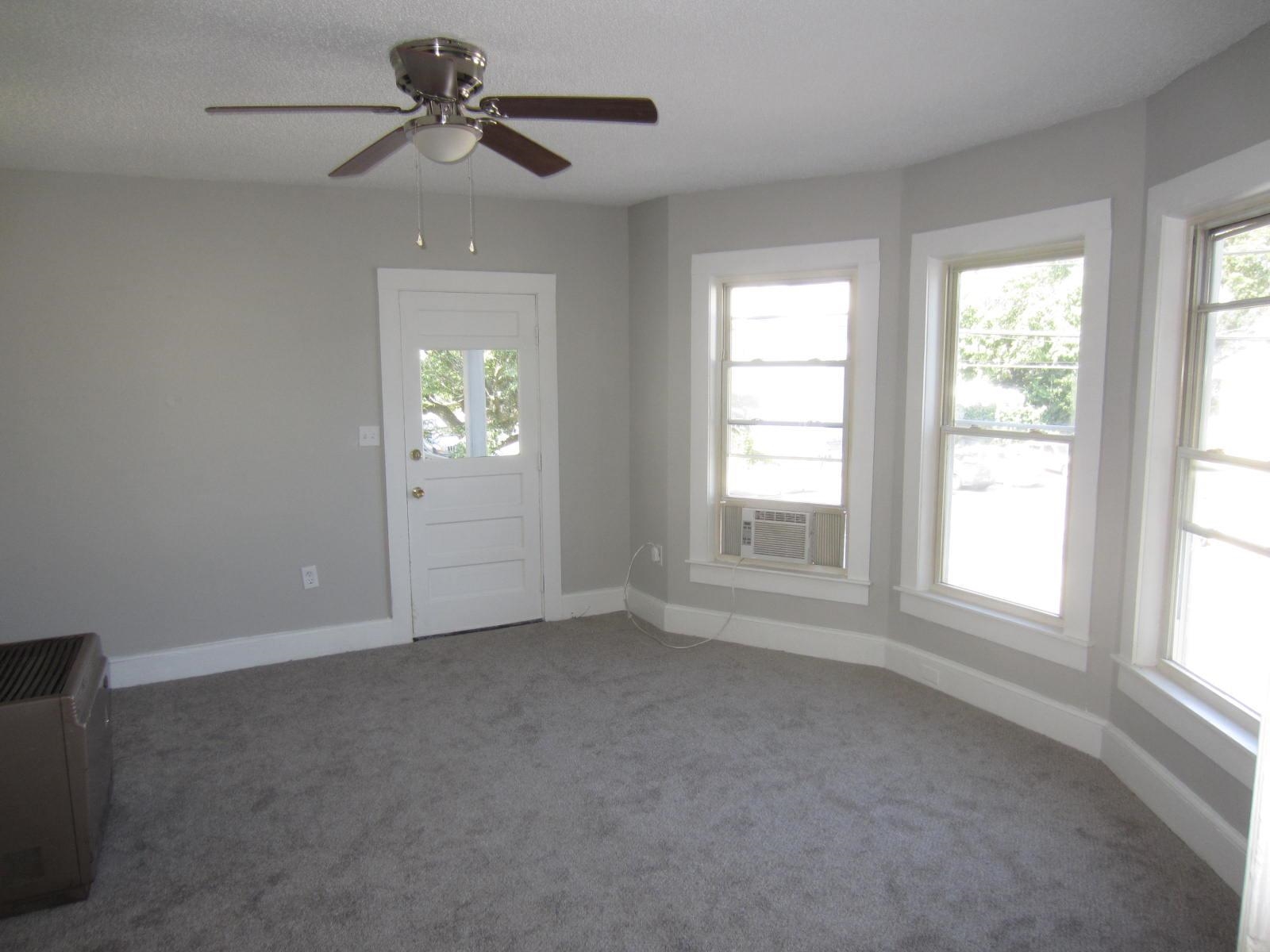 Manchester, New Hampshire 03103, United States, 6 Bedrooms Bedrooms, ,4 BathroomsBathrooms,Residential,Active,191043