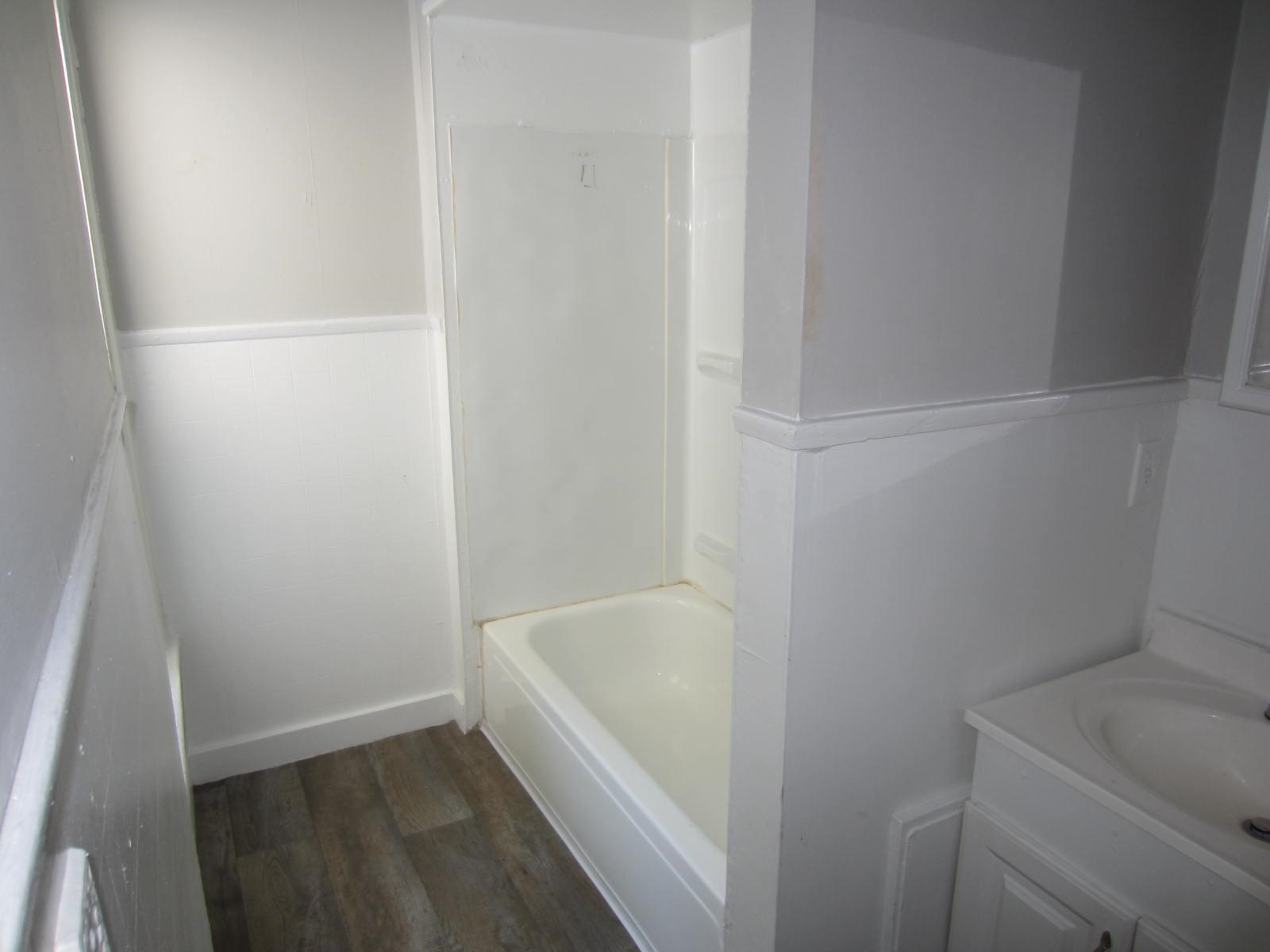 Manchester, New Hampshire 03103, United States, 6 Bedrooms Bedrooms, ,4 BathroomsBathrooms,Residential,Active,191043