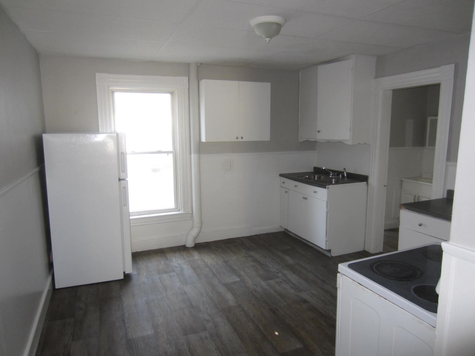 Manchester, New Hampshire 03103, United States, 6 Bedrooms Bedrooms, ,4 BathroomsBathrooms,Residential,Active,191043