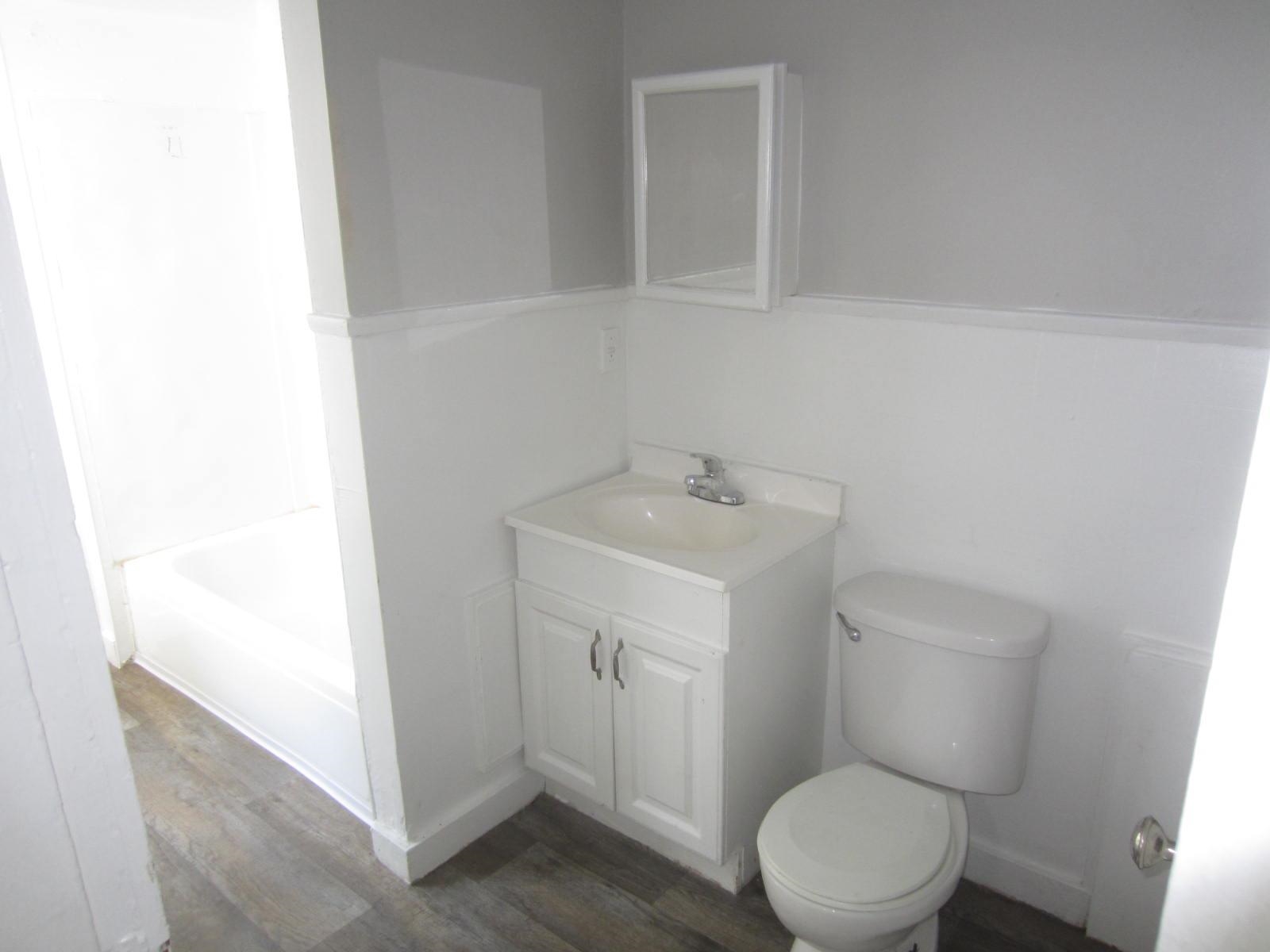 Manchester, New Hampshire 03103, United States, 6 Bedrooms Bedrooms, ,4 BathroomsBathrooms,Residential,Active,191043