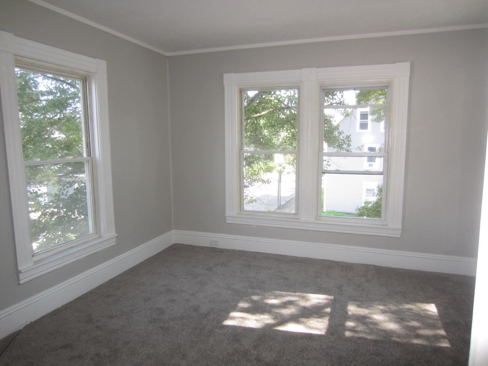 Manchester, New Hampshire 03103, United States, 6 Bedrooms Bedrooms, ,4 BathroomsBathrooms,Residential,Active,191043