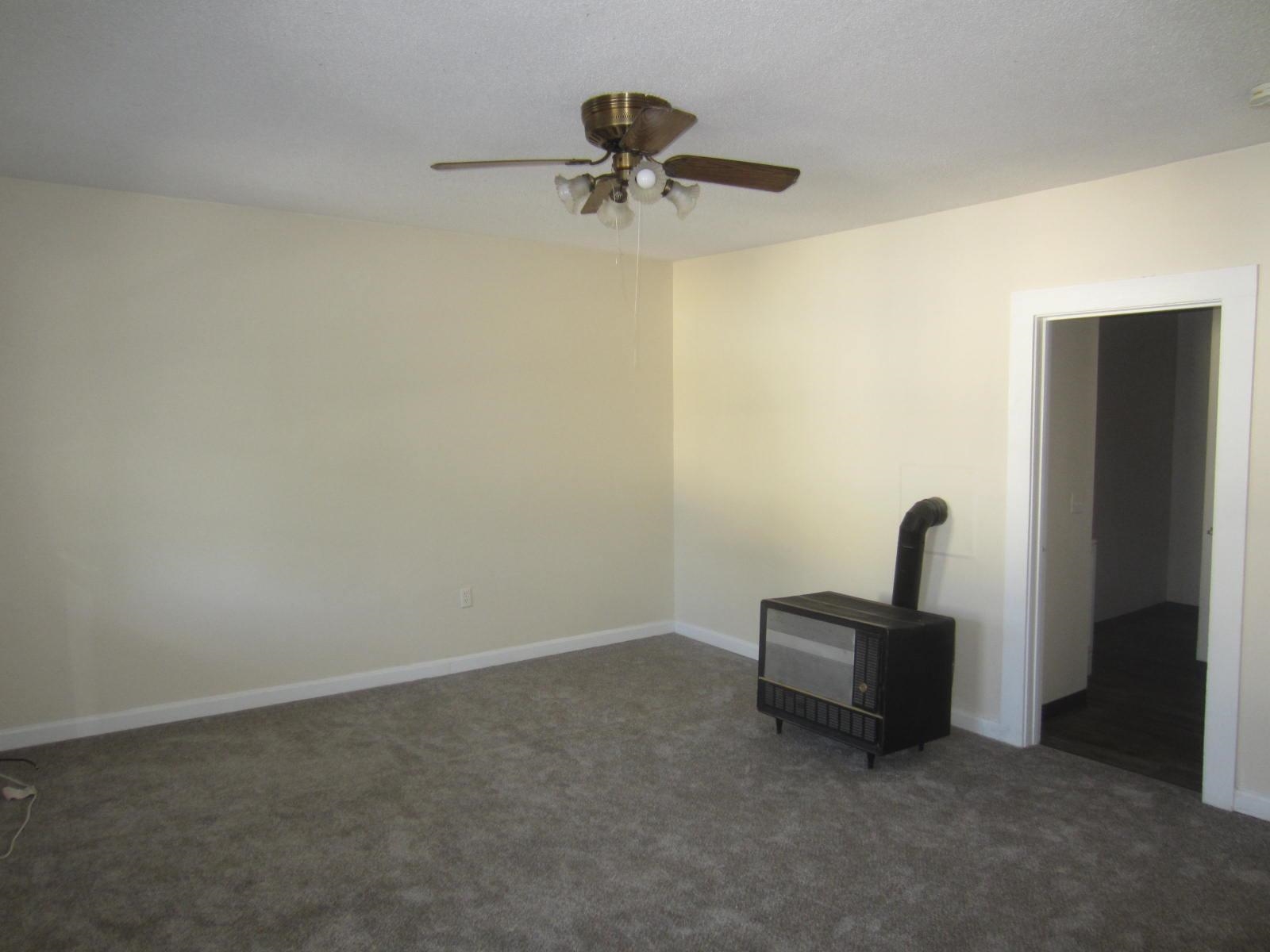 Manchester, New Hampshire 03103, United States, 6 Bedrooms Bedrooms, ,4 BathroomsBathrooms,Residential,Active,191043