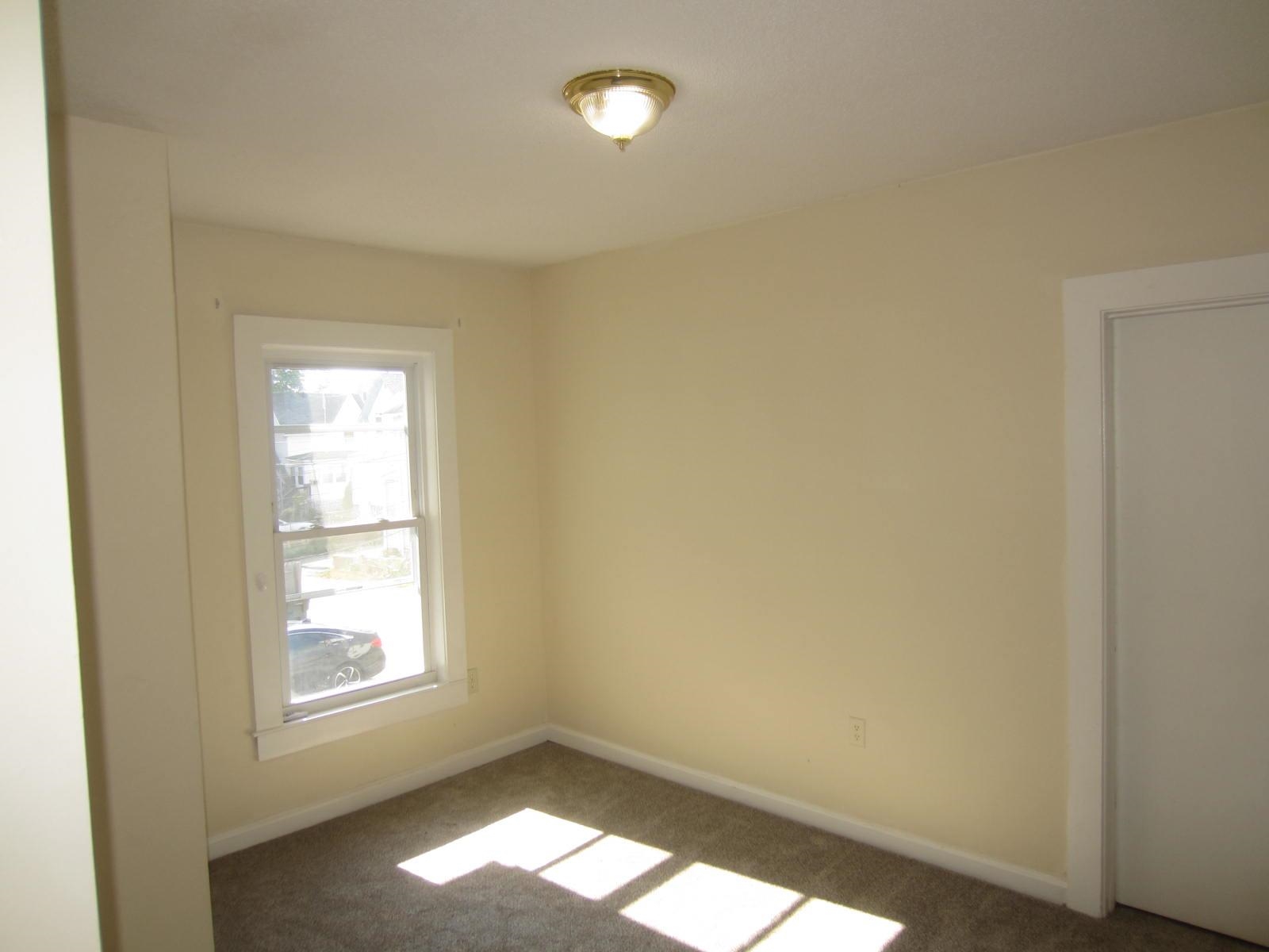 Manchester, New Hampshire 03103, United States, 6 Bedrooms Bedrooms, ,4 BathroomsBathrooms,Residential,Active,191043