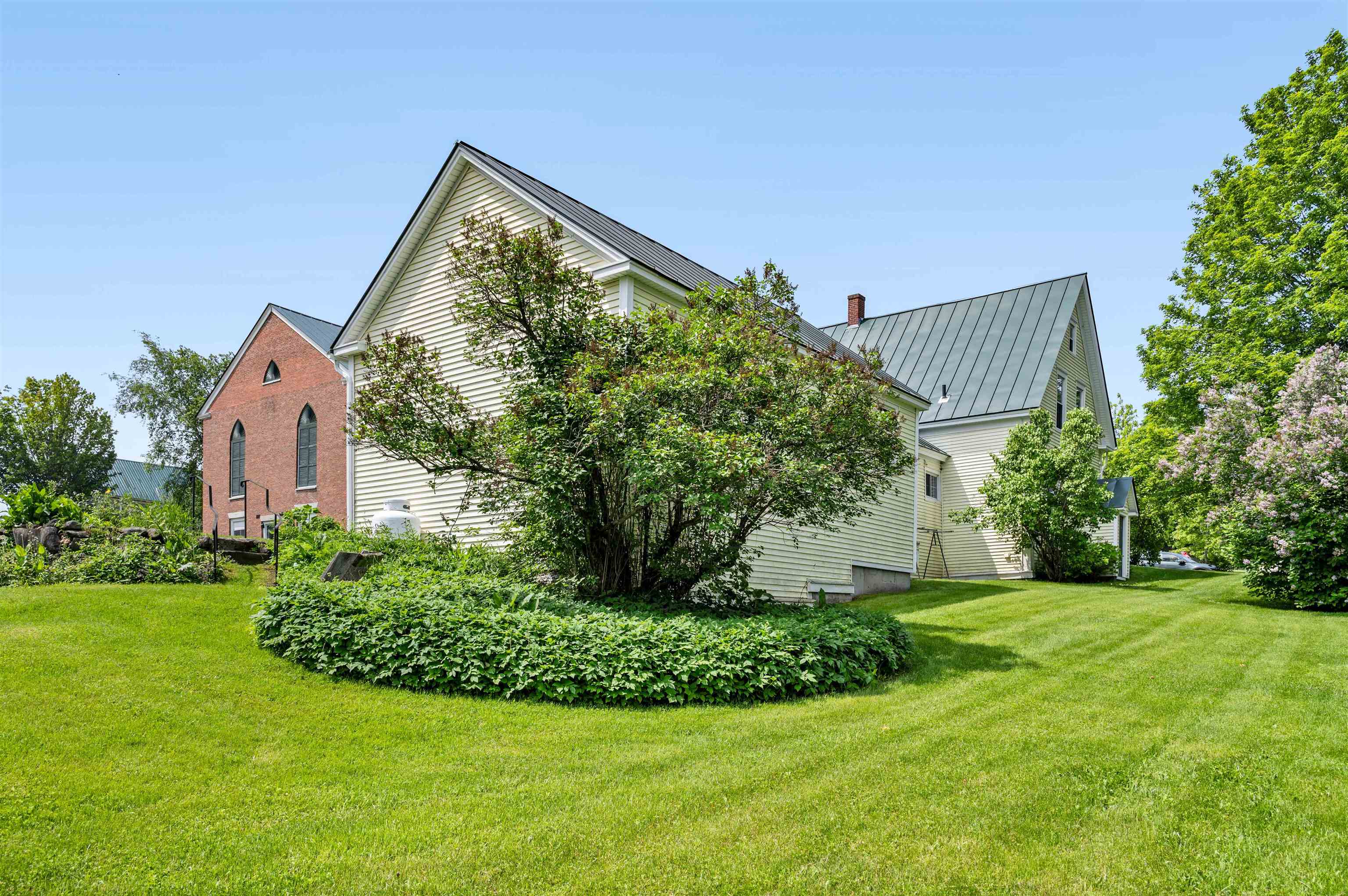 Danville, Vermont 05828, United States, 3 Bedrooms Bedrooms, ,2 BathroomsBathrooms,Residential,Pending,159946