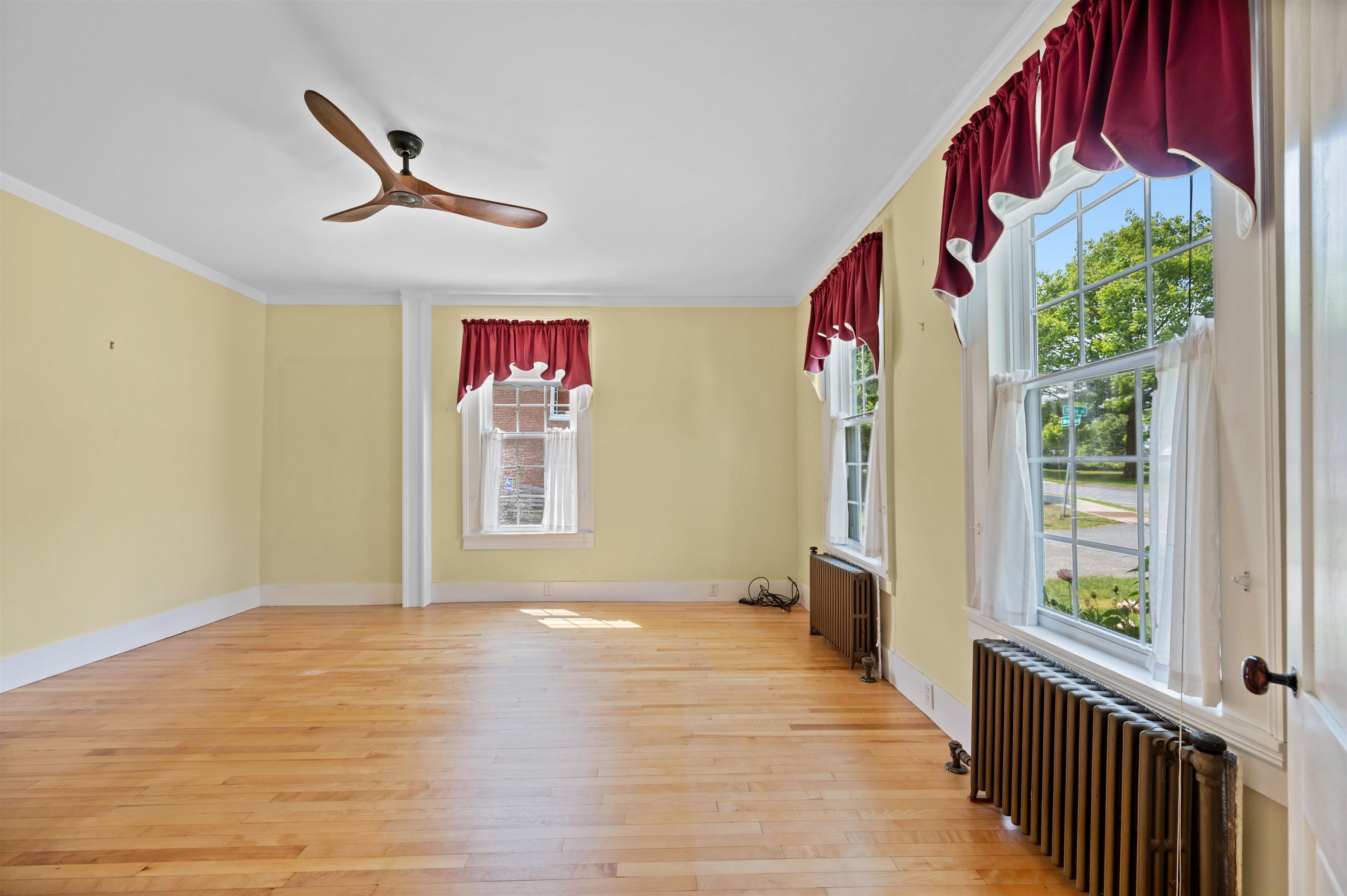 Danville, Vermont 05828, United States, 3 Bedrooms Bedrooms, ,2 BathroomsBathrooms,Residential,Pending,159946