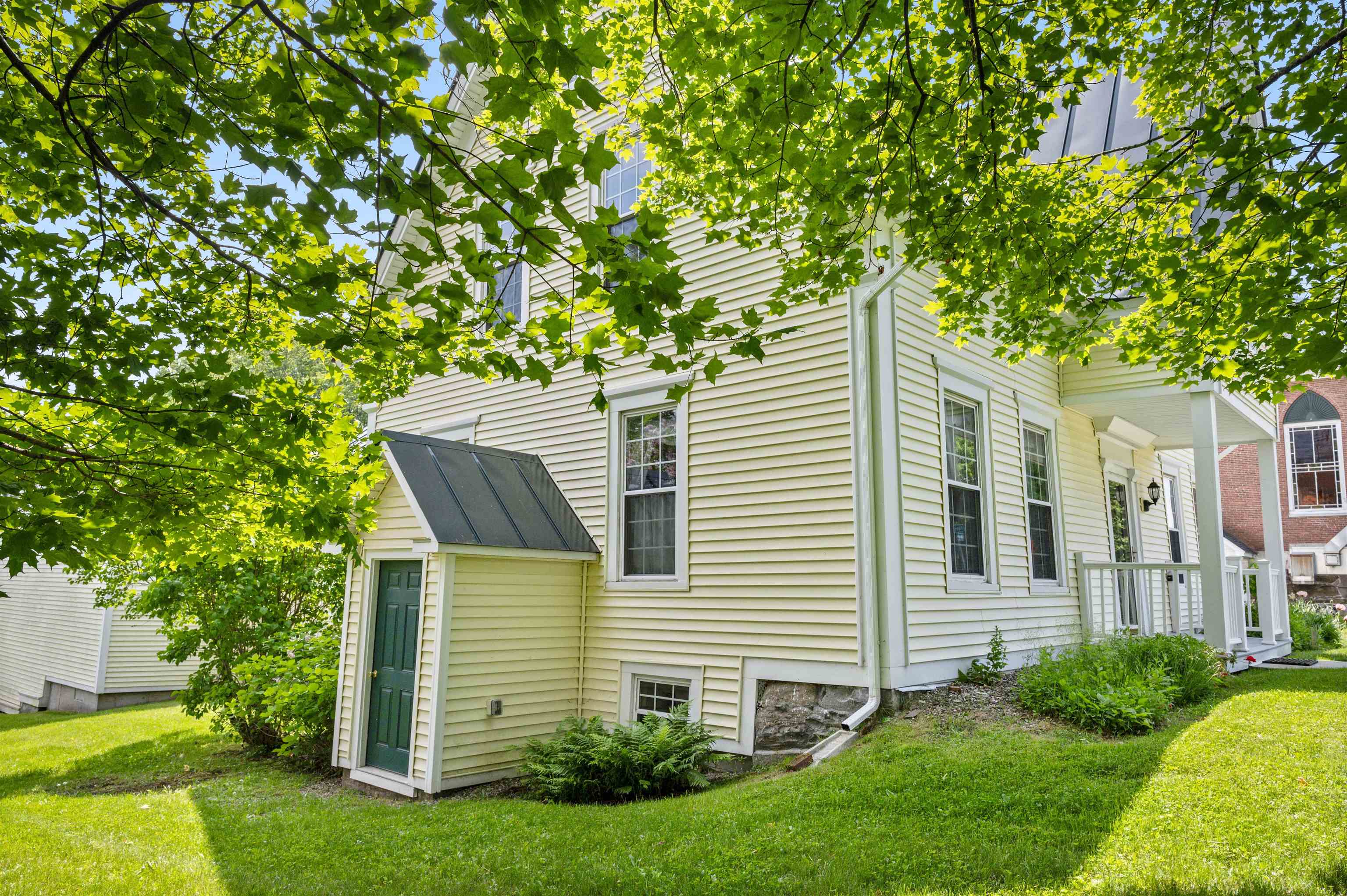 Danville, Vermont 05828, United States, 3 Bedrooms Bedrooms, ,2 BathroomsBathrooms,Residential,Pending,159946