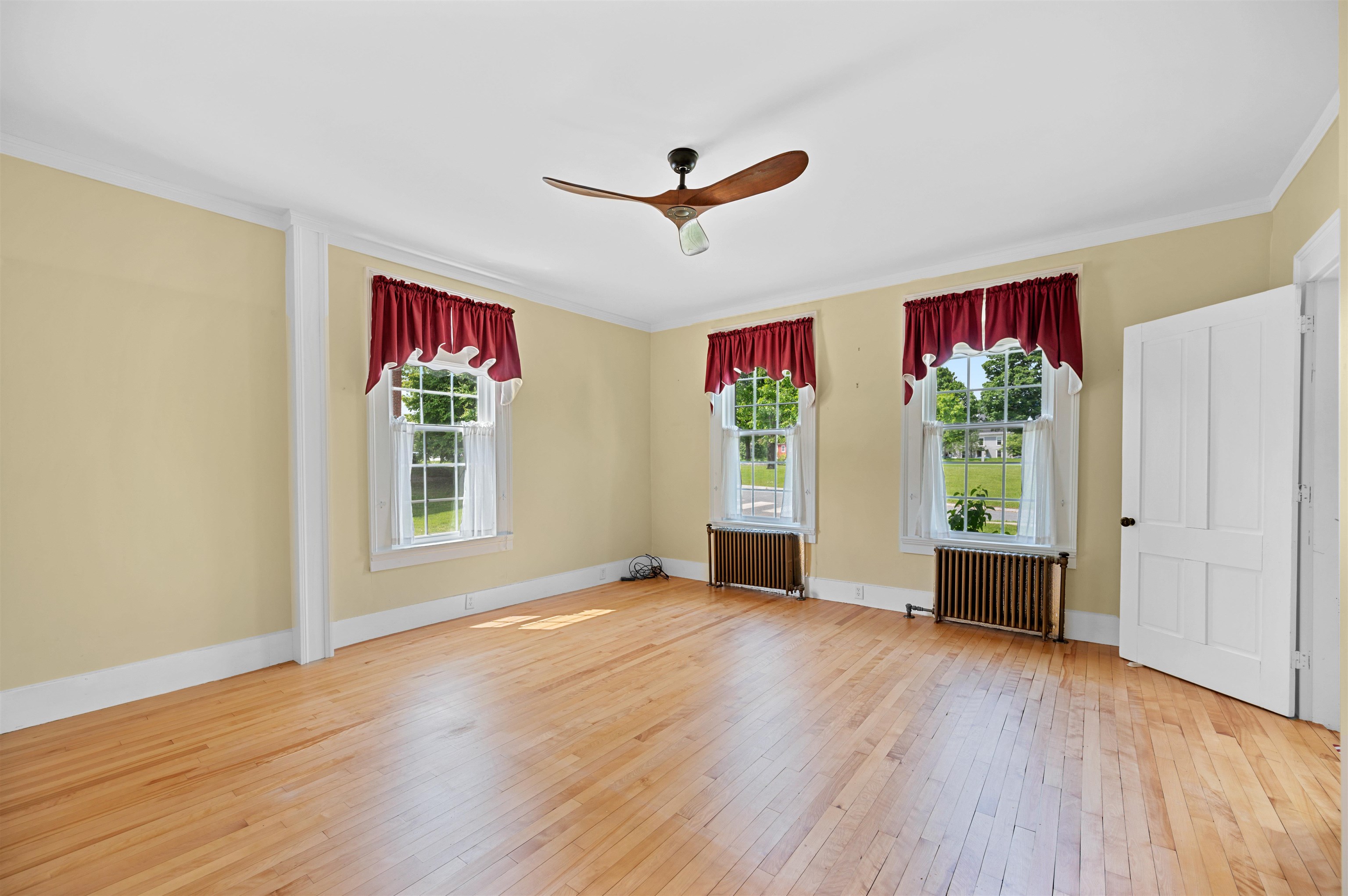 Danville, Vermont 05828, United States, 3 Bedrooms Bedrooms, ,2 BathroomsBathrooms,Residential,Pending,159946