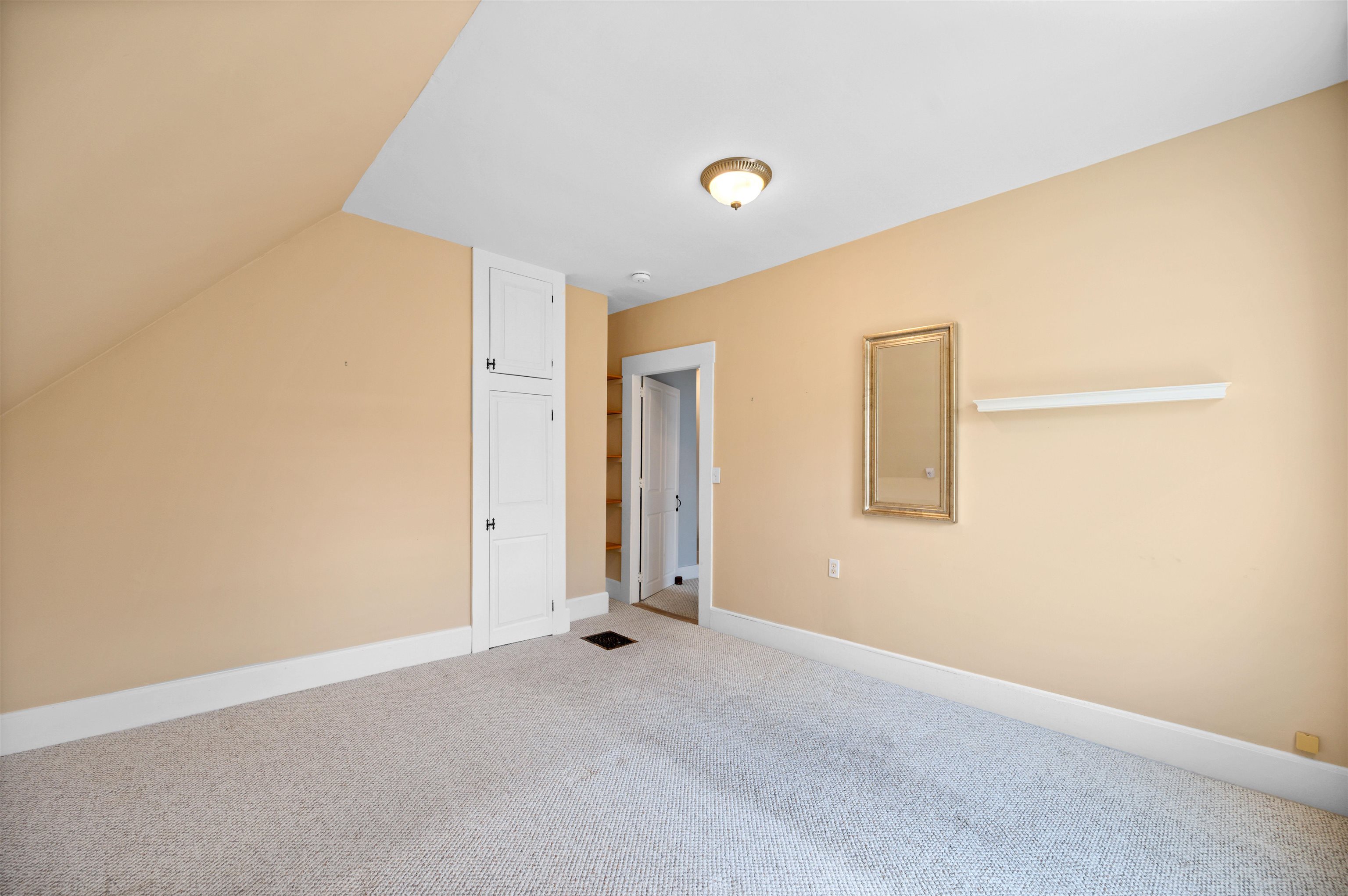 Danville, Vermont 05828, United States, 3 Bedrooms Bedrooms, ,2 BathroomsBathrooms,Residential,Pending,159946