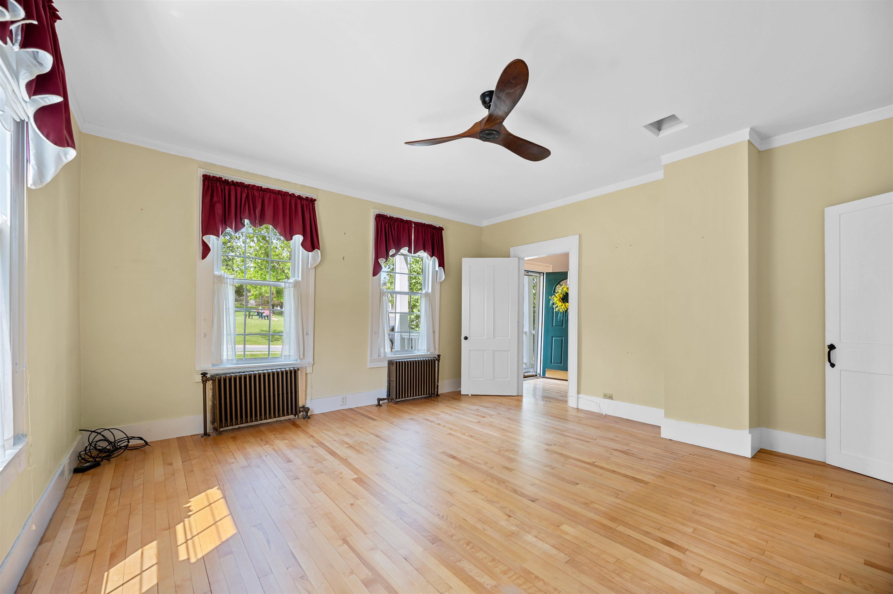 Danville, Vermont 05828, United States, 3 Bedrooms Bedrooms, ,2 BathroomsBathrooms,Residential,Pending,159946