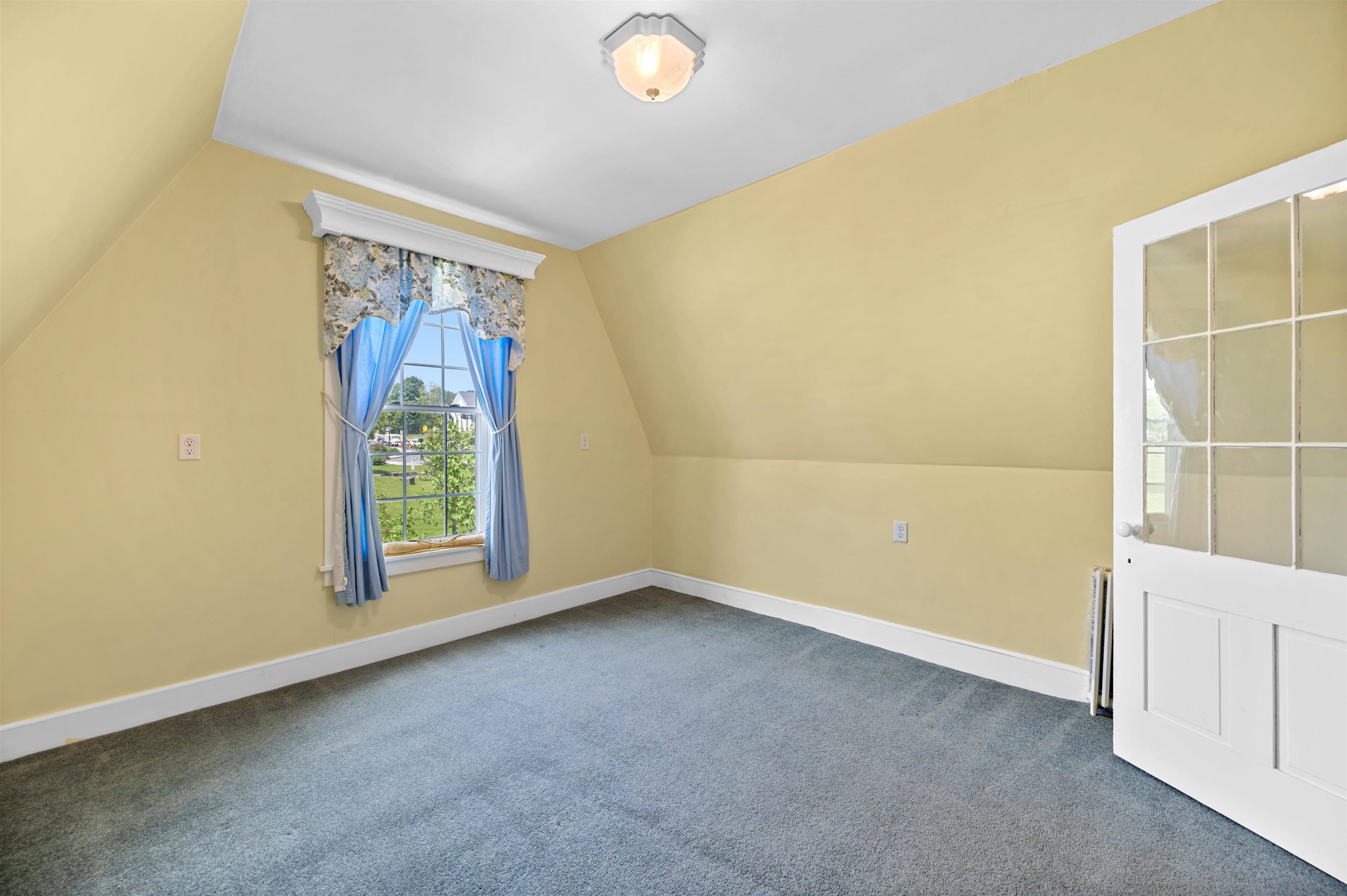 Danville, Vermont 05828, United States, 3 Bedrooms Bedrooms, ,2 BathroomsBathrooms,Residential,Pending,159946