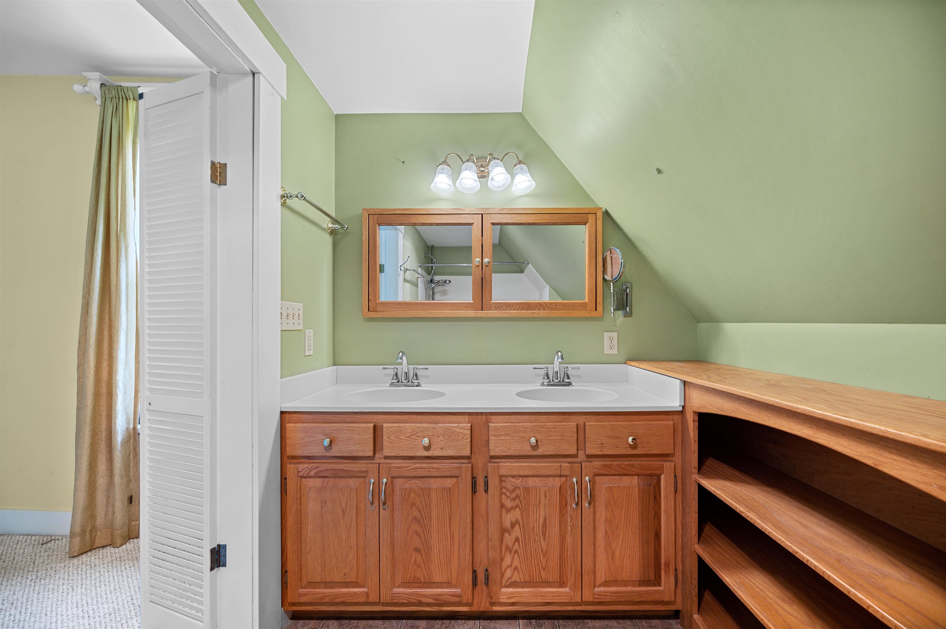 Danville, Vermont 05828, United States, 3 Bedrooms Bedrooms, ,2 BathroomsBathrooms,Residential,Pending,159946