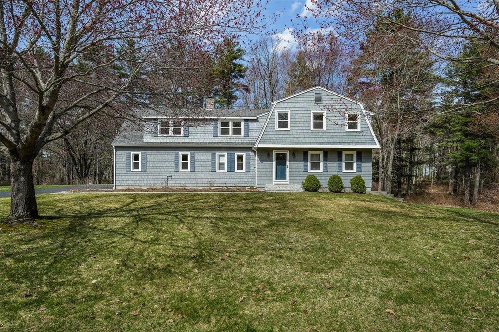 Photo of 20 French Court, Merrimack, NH 03054 (MLS # 5084089)