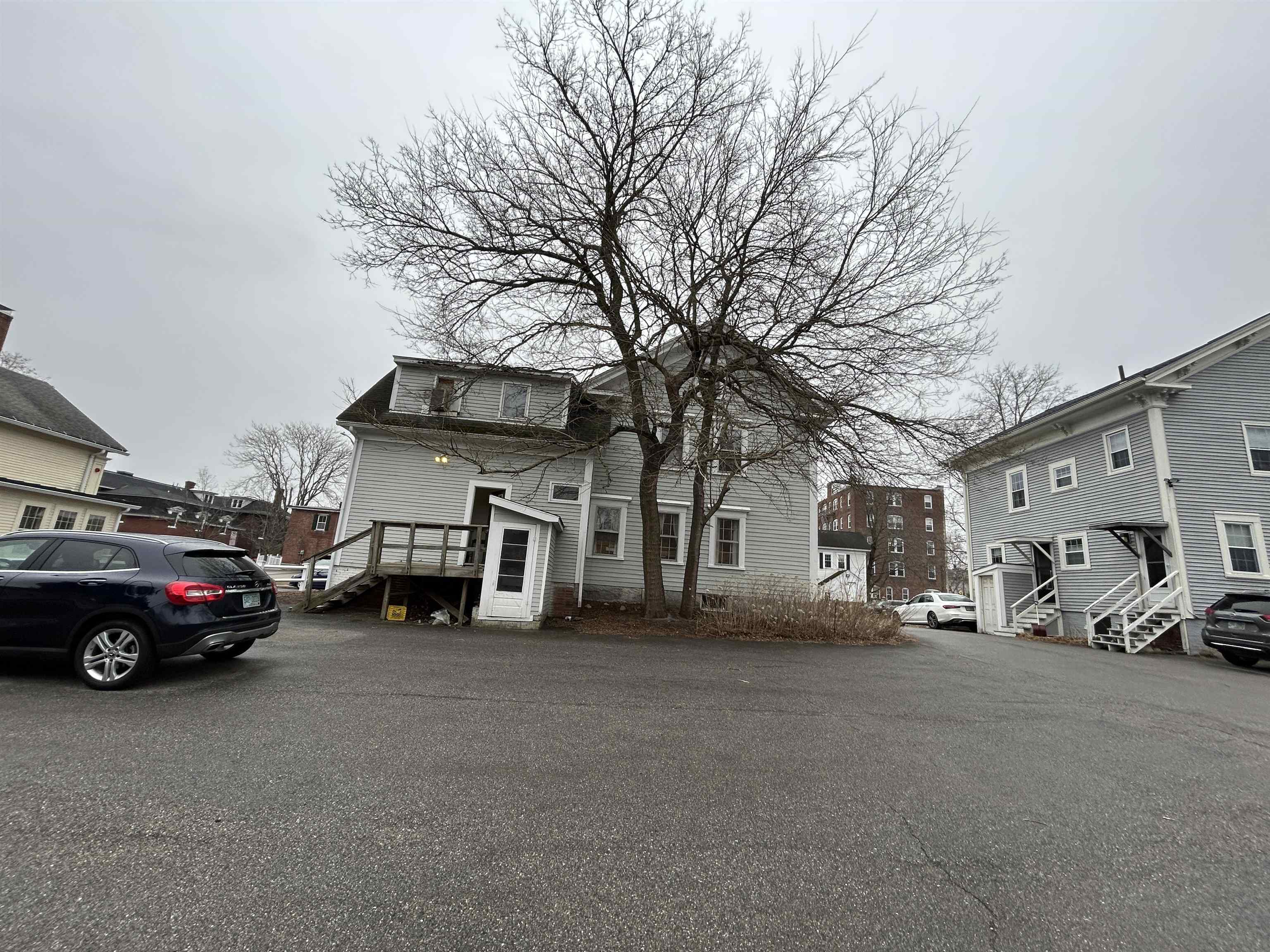 24 Montgomery Street
