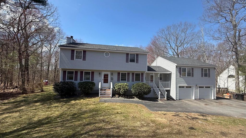 Photo of 14 Garvin Road, Derry, NH 03038 (MLS # 5084158)