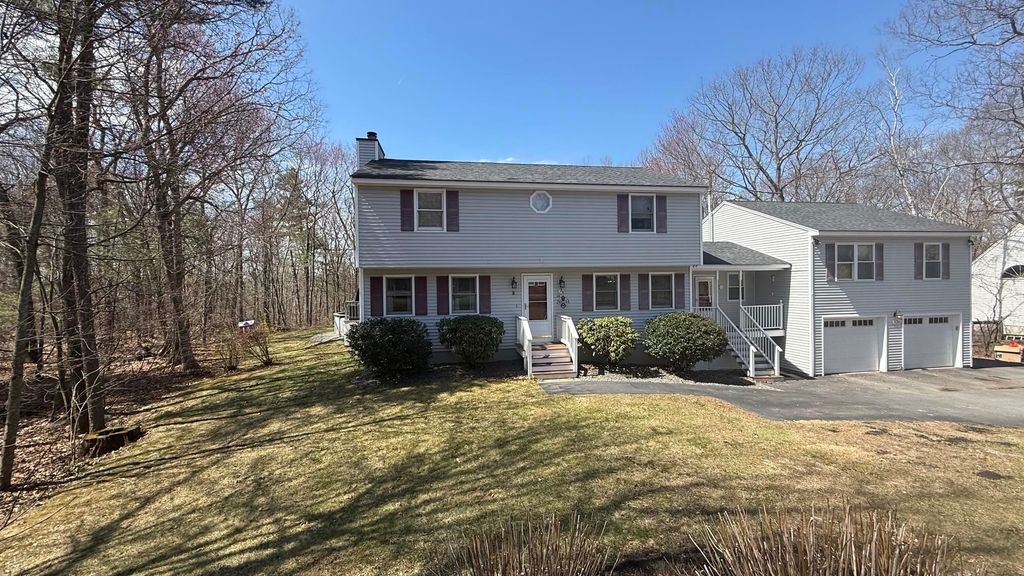 Photo of 14 Garvin Road, Derry, NH 03038 (MLS # 5084158)