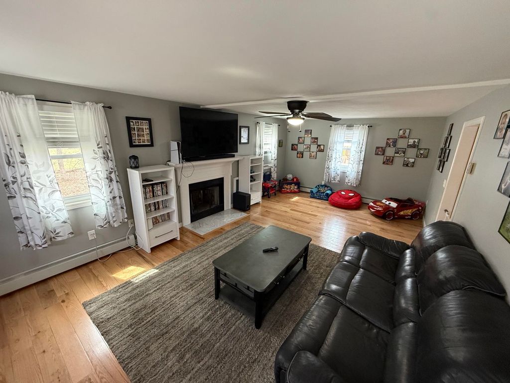 Photo of 14 Garvin Road, Derry, NH 03038 (MLS # 5084158)