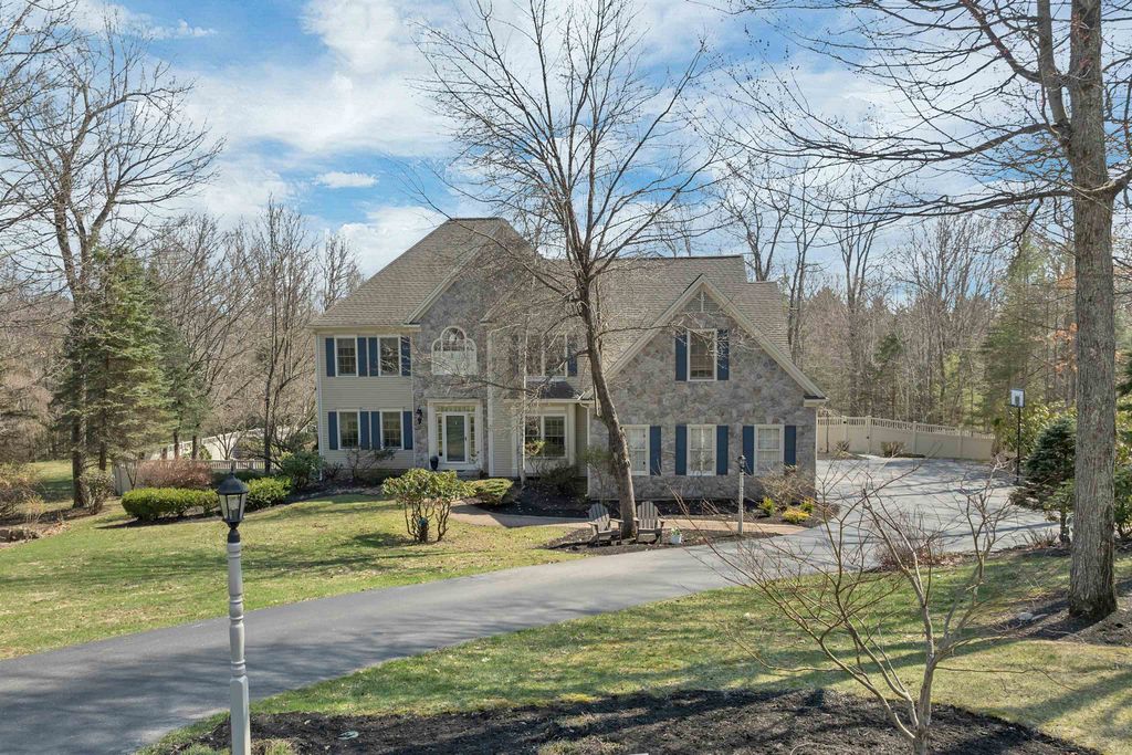 Photo of 70 Colonel Daniels Drive, Bedford, NH 03110 (MLS # 5083180)