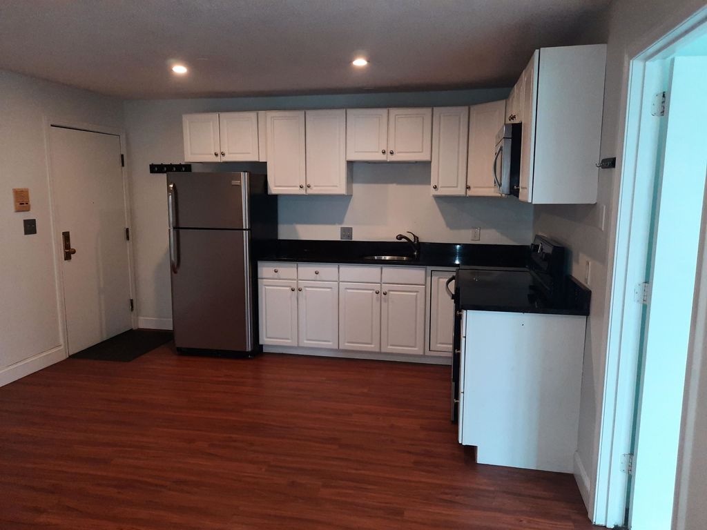 Photo of 7 Autumn Leaf Drive #3, Nashua, NH 03060 (MLS # 5080101)