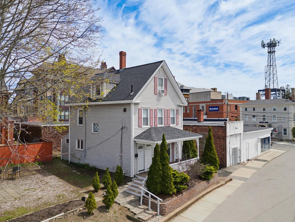 Photo of 19 Pearl Street #1, Portsmouth, NH 03801 (MLS # 5086106)