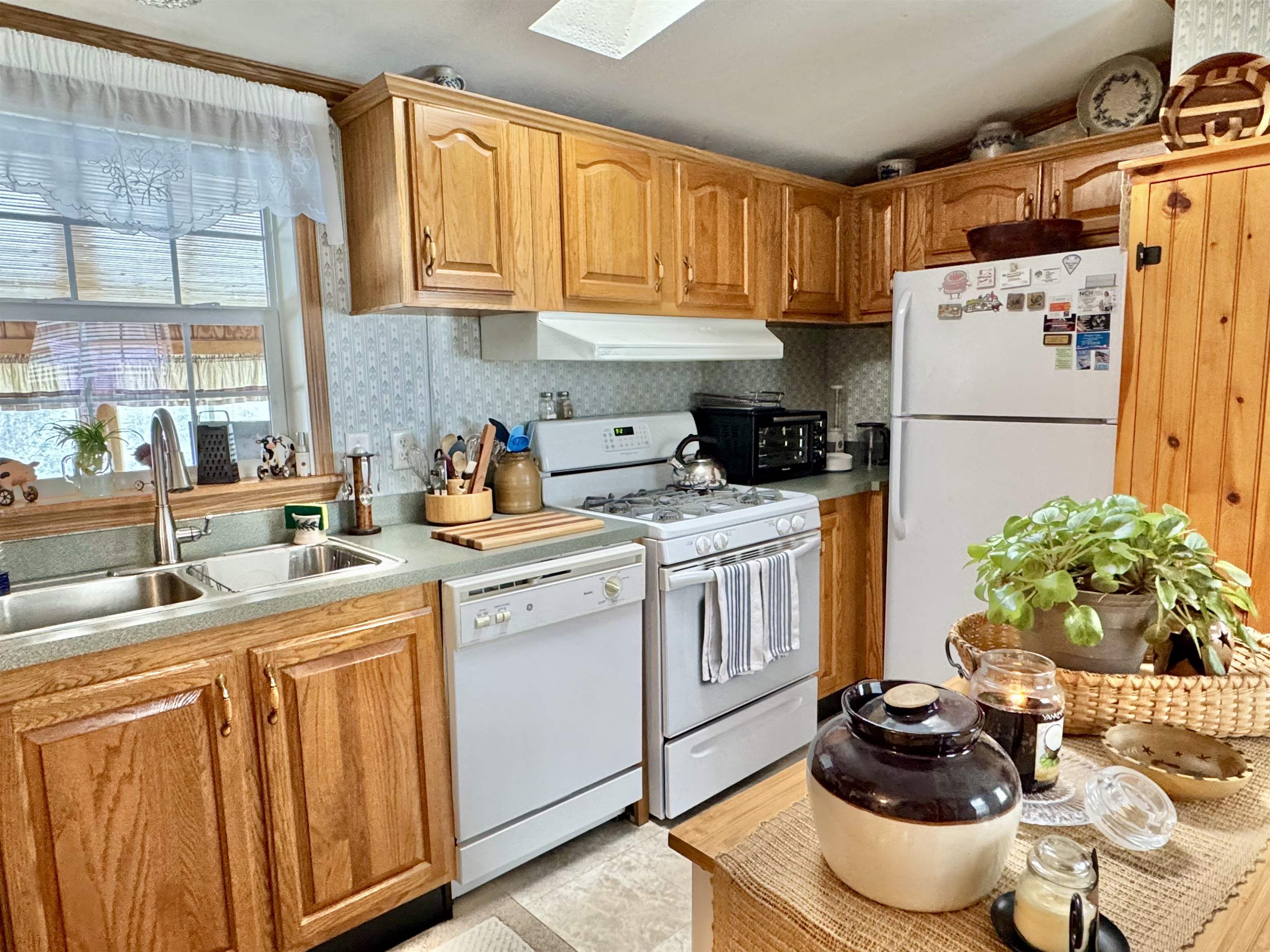 35 Goshen Road East