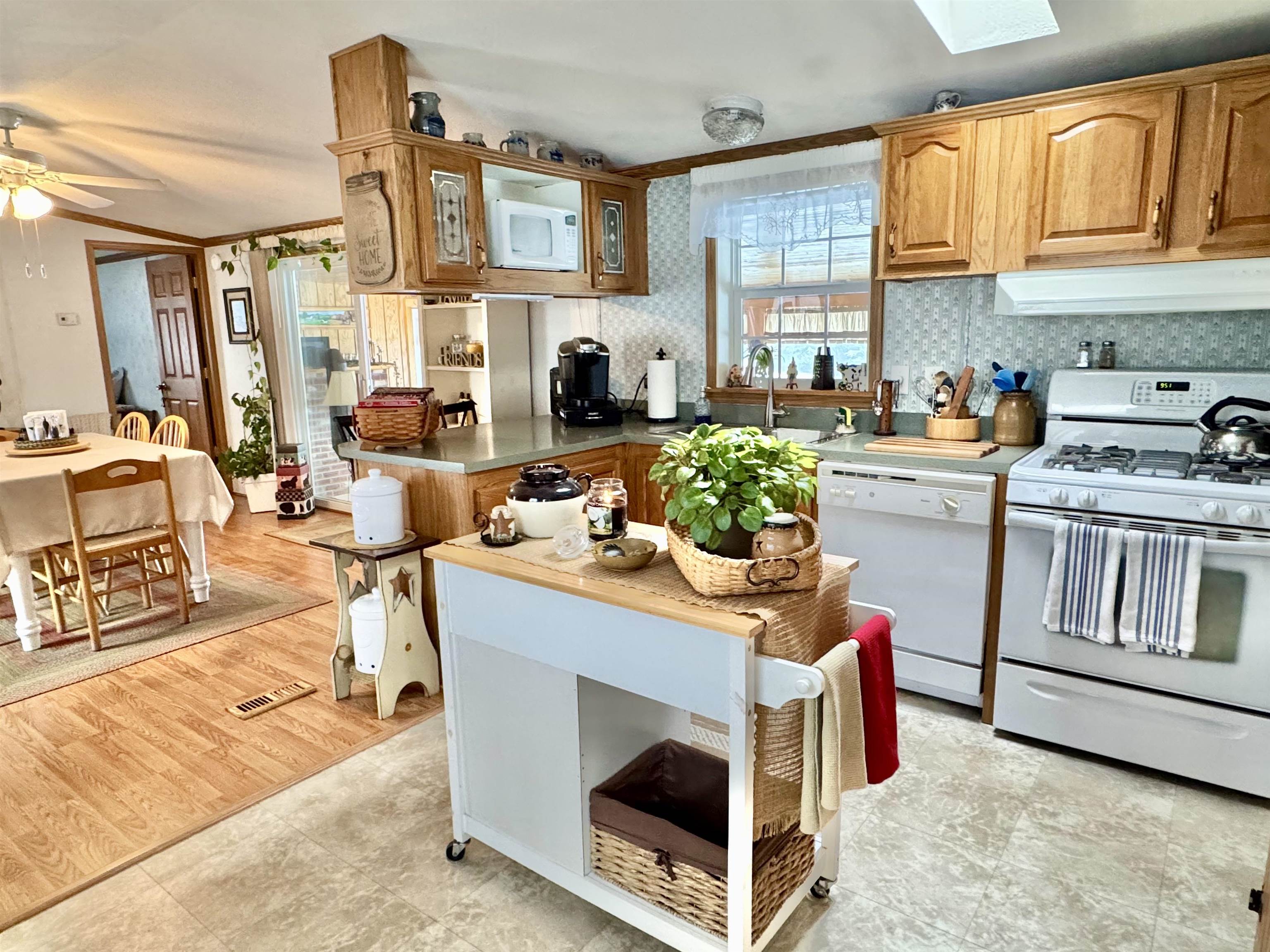 35 Goshen Road East
