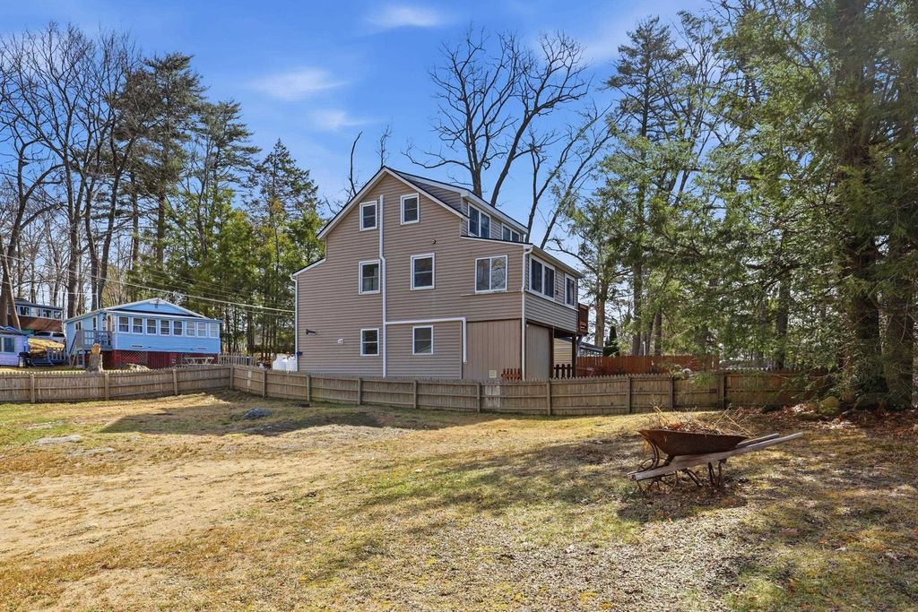 Photo of 7 Maple Avenue, Northwood, NH 03261 (MLS # 5083936)