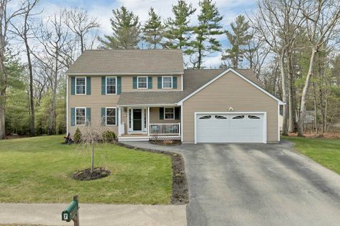 Photo of 7 Leaor Circle, Hudson, NH 03051 (MLS # 5082619)