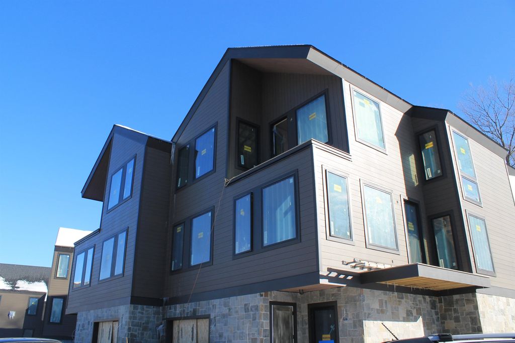 Photo of 9 Ember Court #9B, Lincoln, NH 03251 (MLS # 5072984)