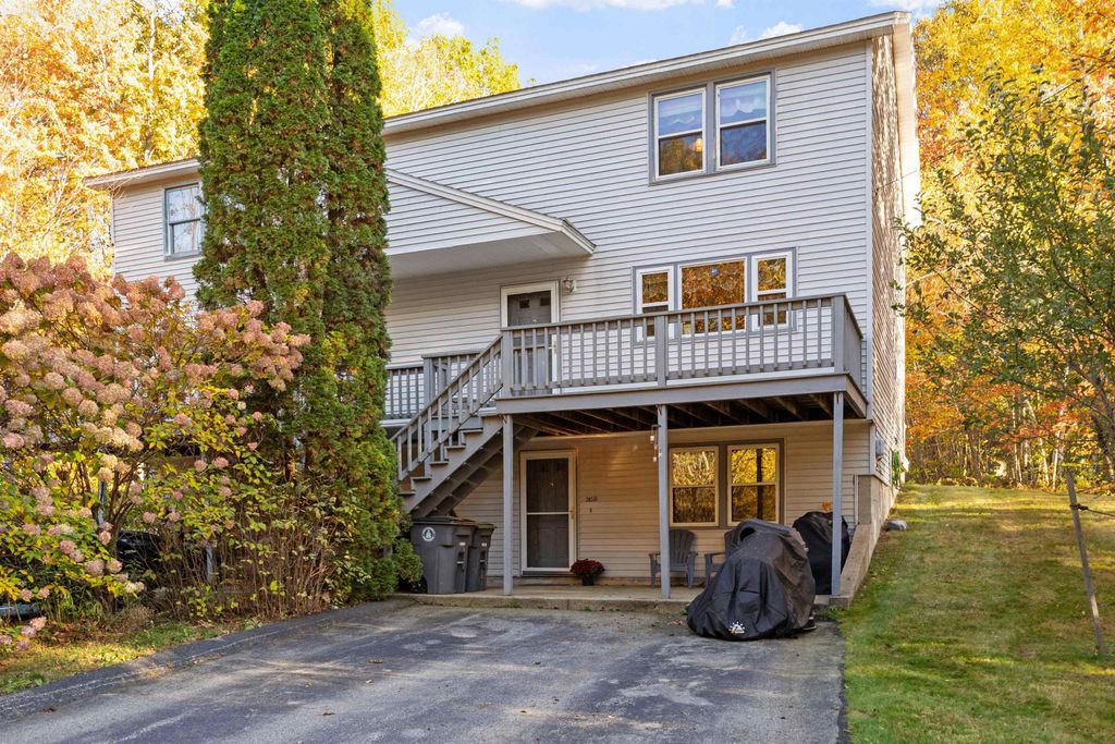 Photo of 245 Beacon Hill Road #B, Pembroke, NH 03275 (MLS # 5069791)