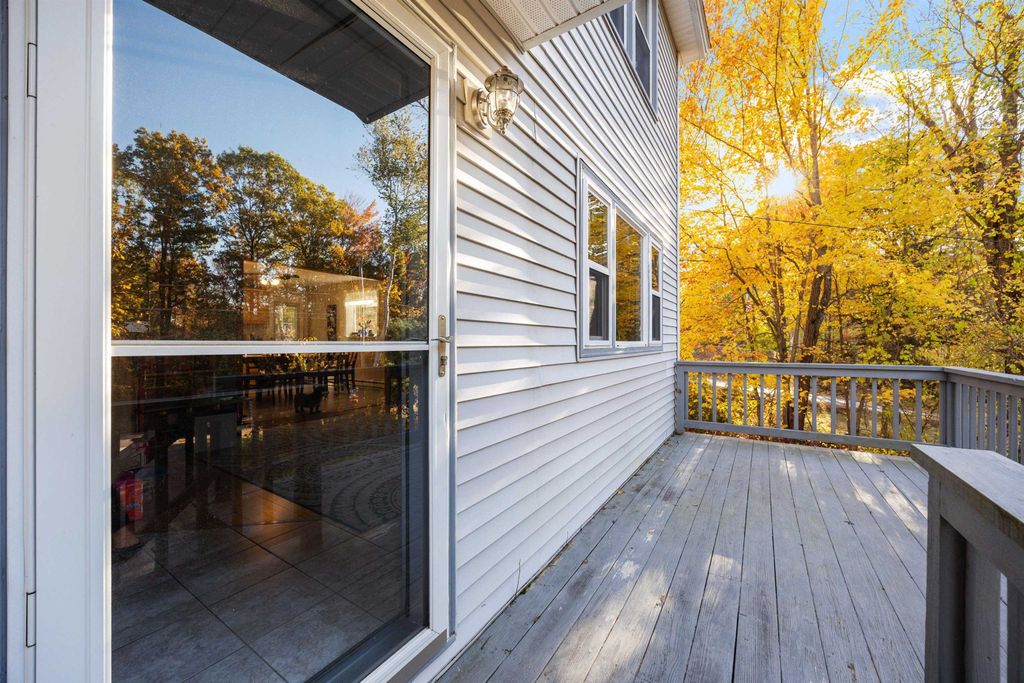 Photo of 245 Beacon Hill Road #B, Pembroke, NH 03275 (MLS # 5069791)